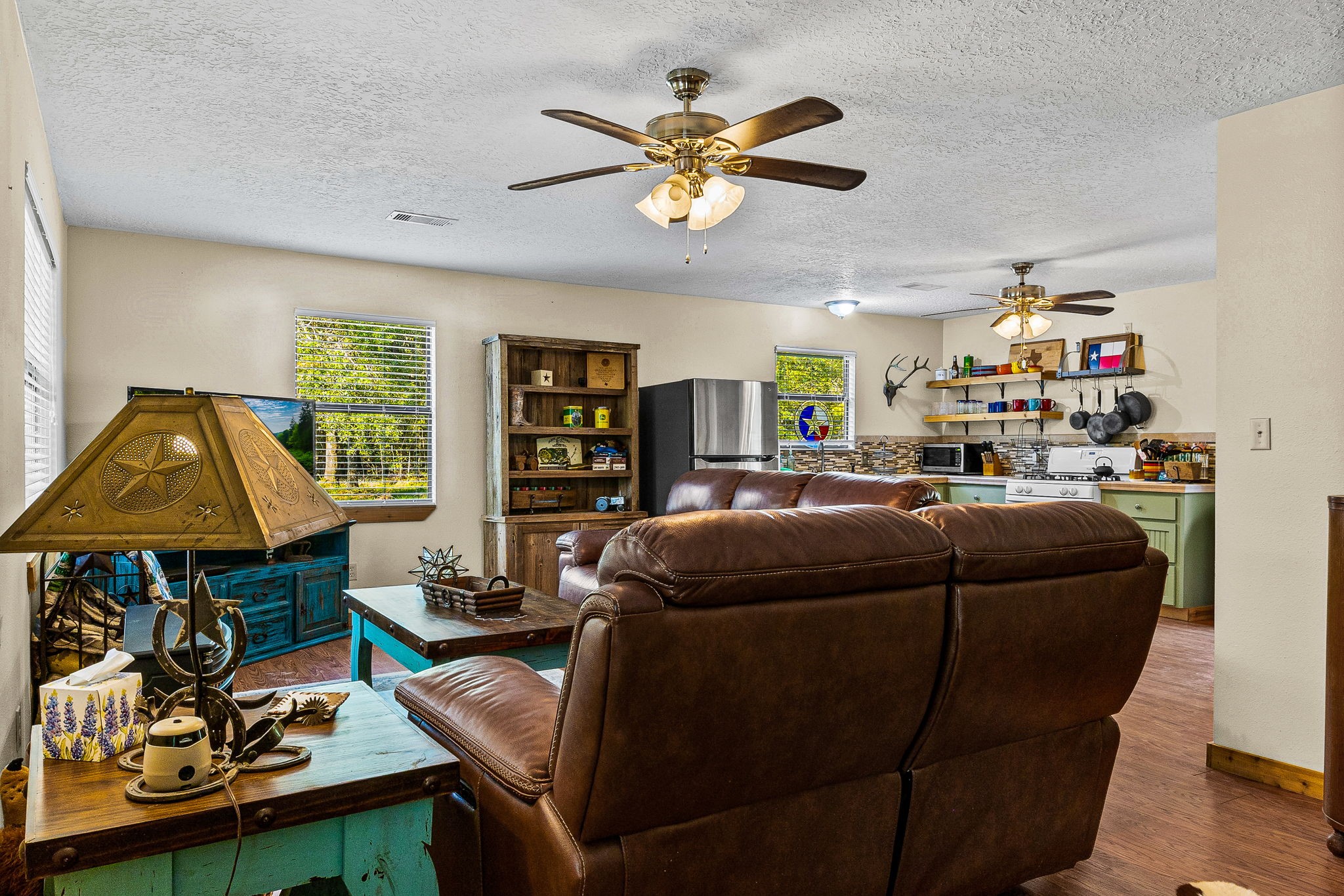 834 County Road Property Photo 5