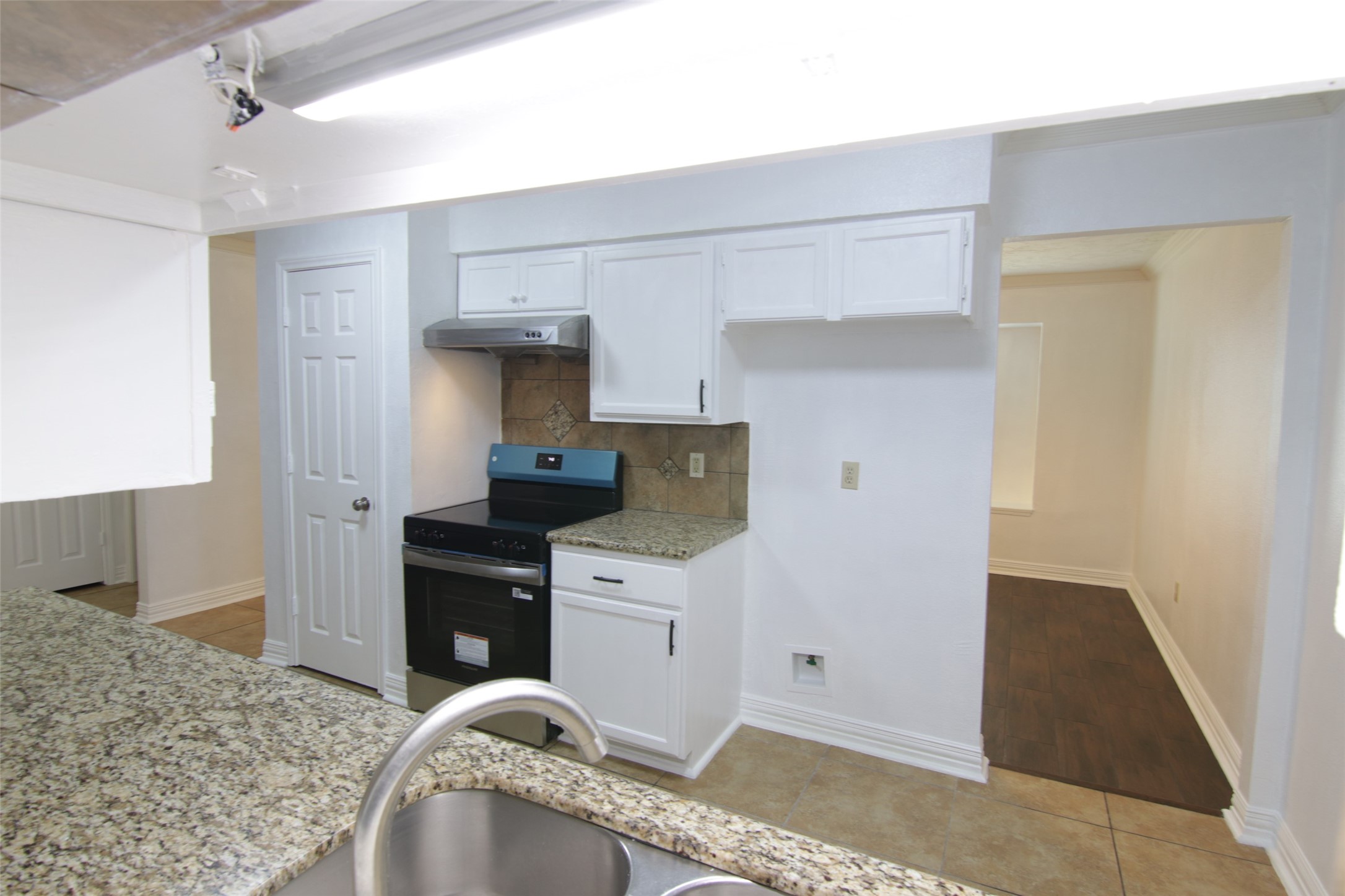 10402 Long River Drive Property Photo 10