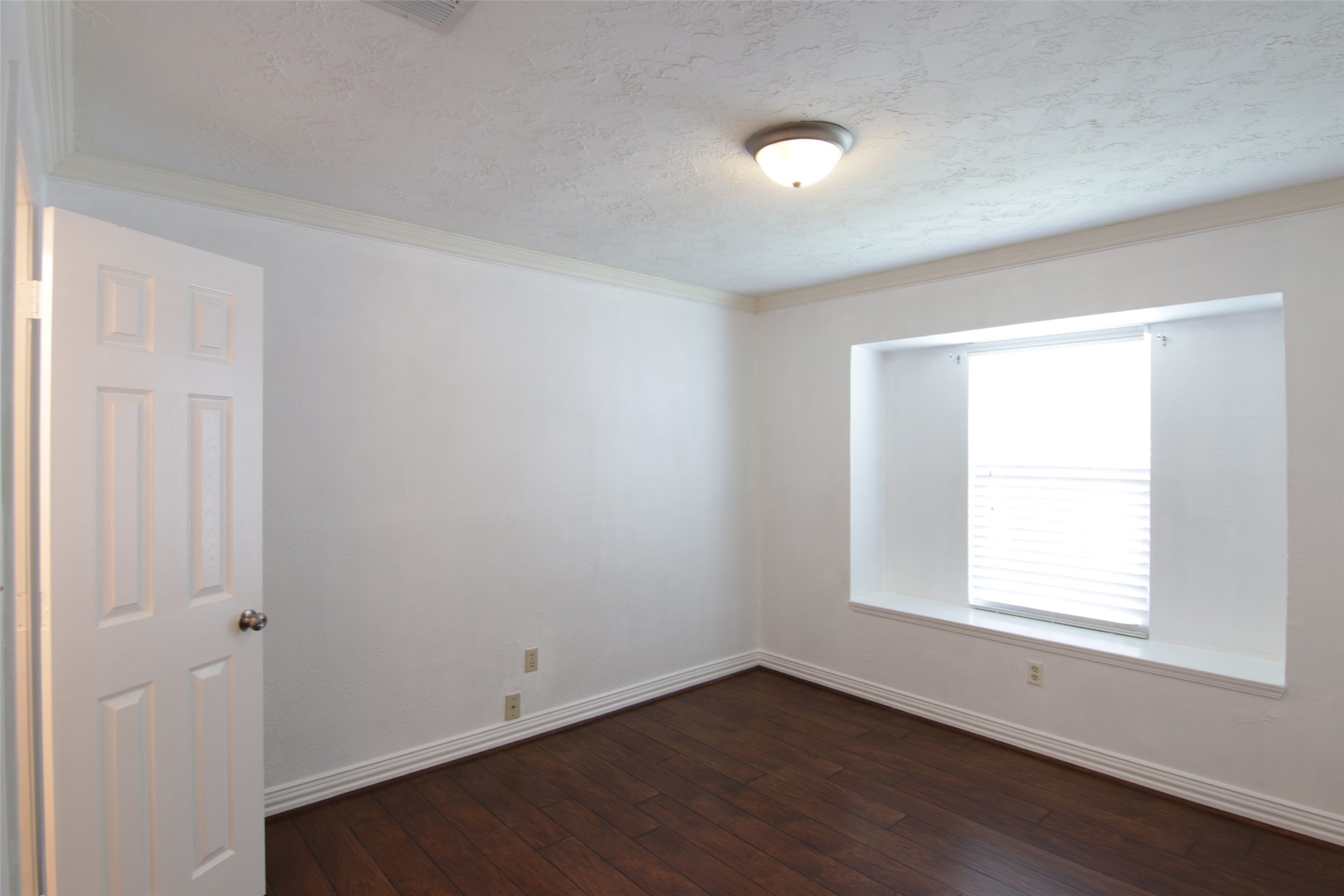 10402 Long River Drive Property Photo 16