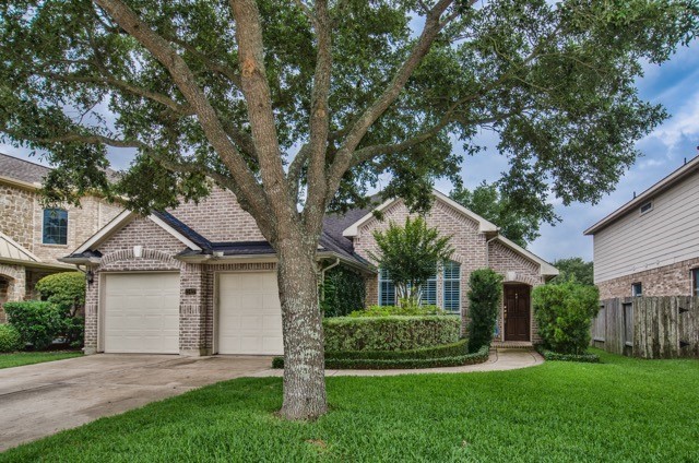 21427 Willow Glade Drive Property Photo 1