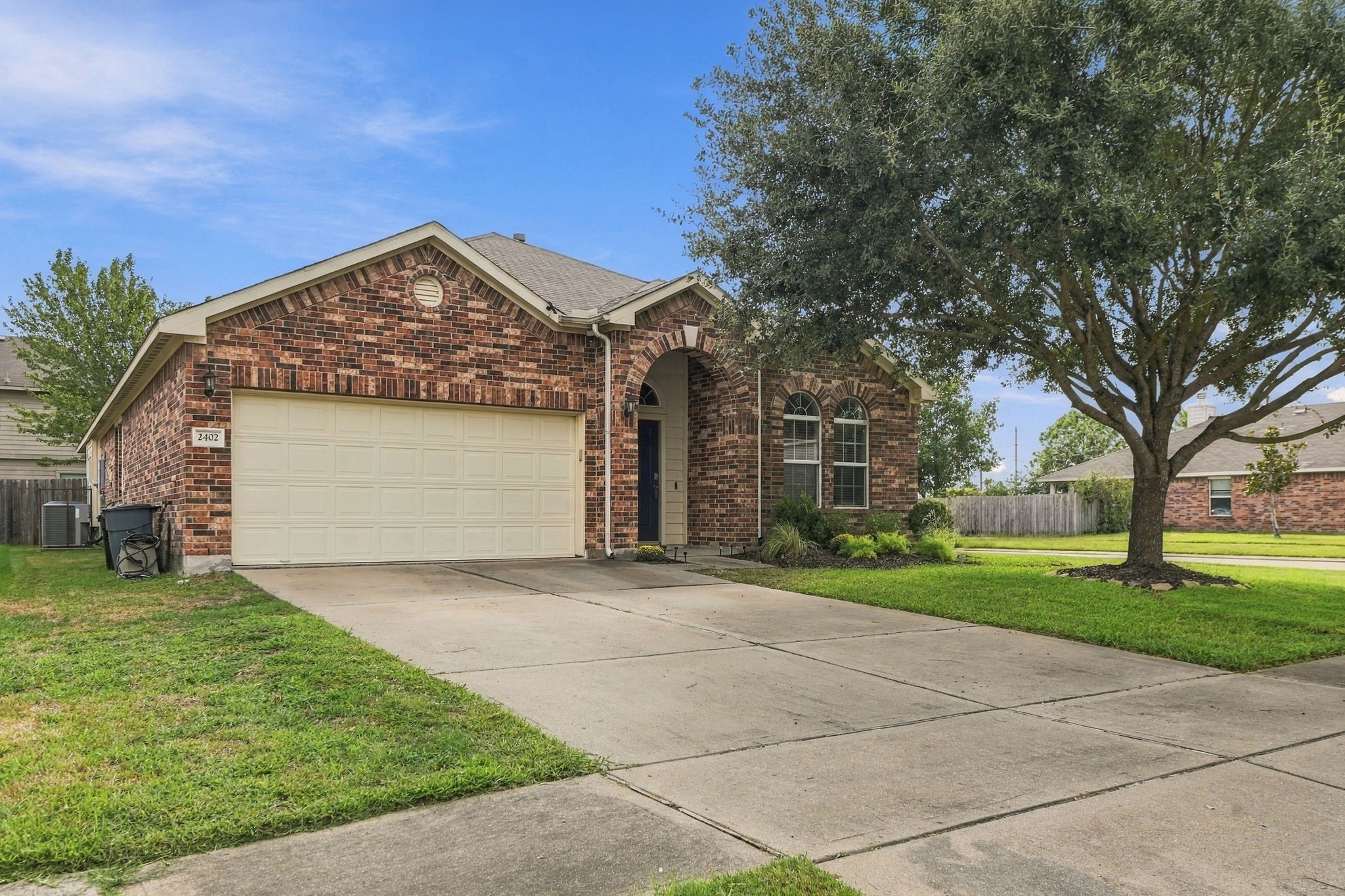 2402 Blue Reef Drive Property Photo 3