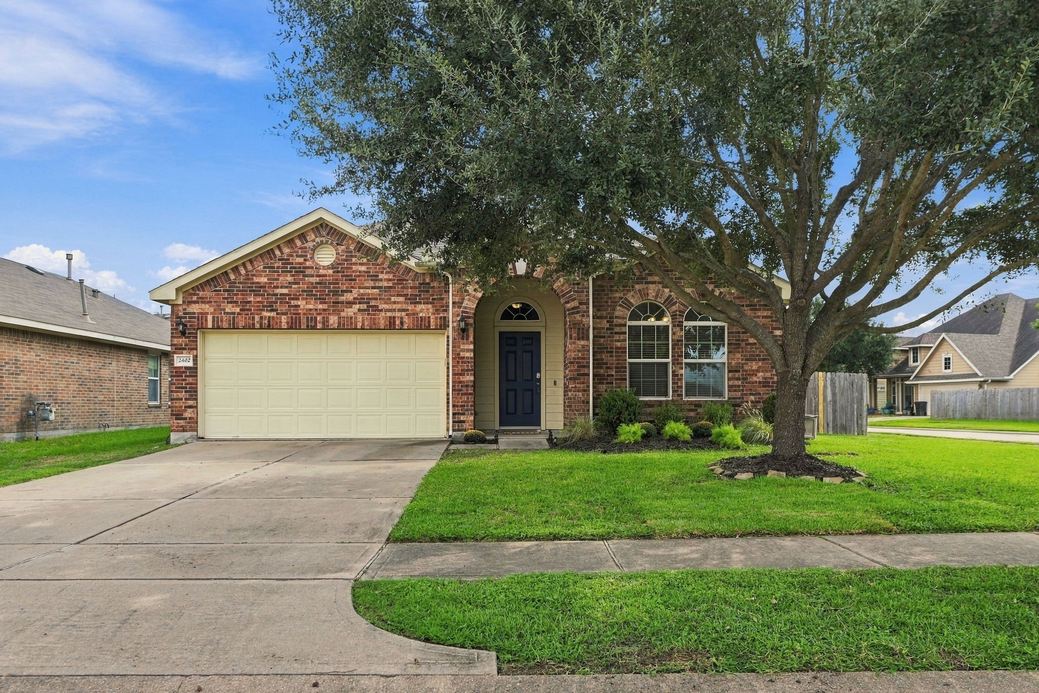 2402 Blue Reef Drive Property Photo 4
