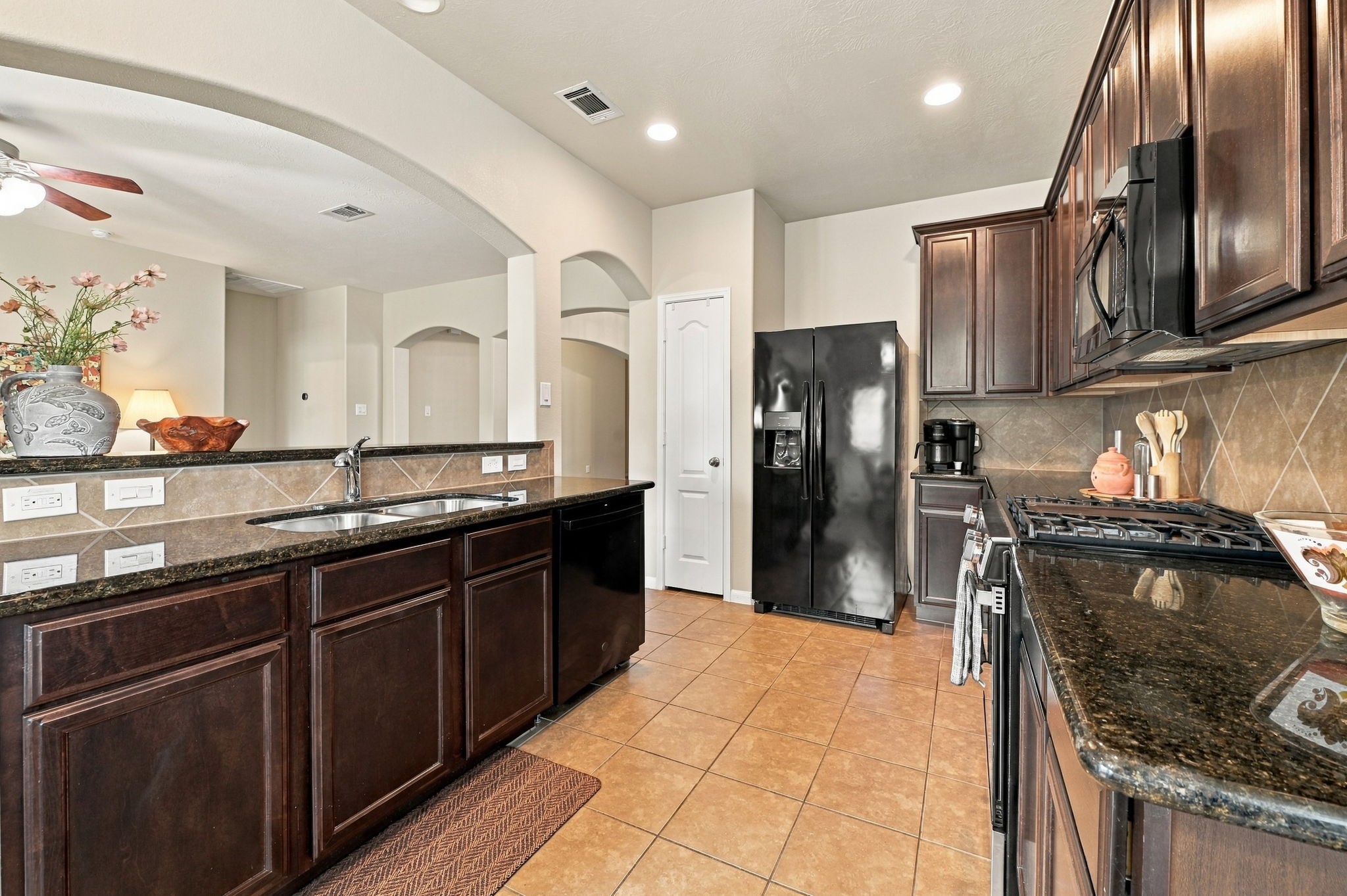2402 Blue Reef Drive Property Photo 12