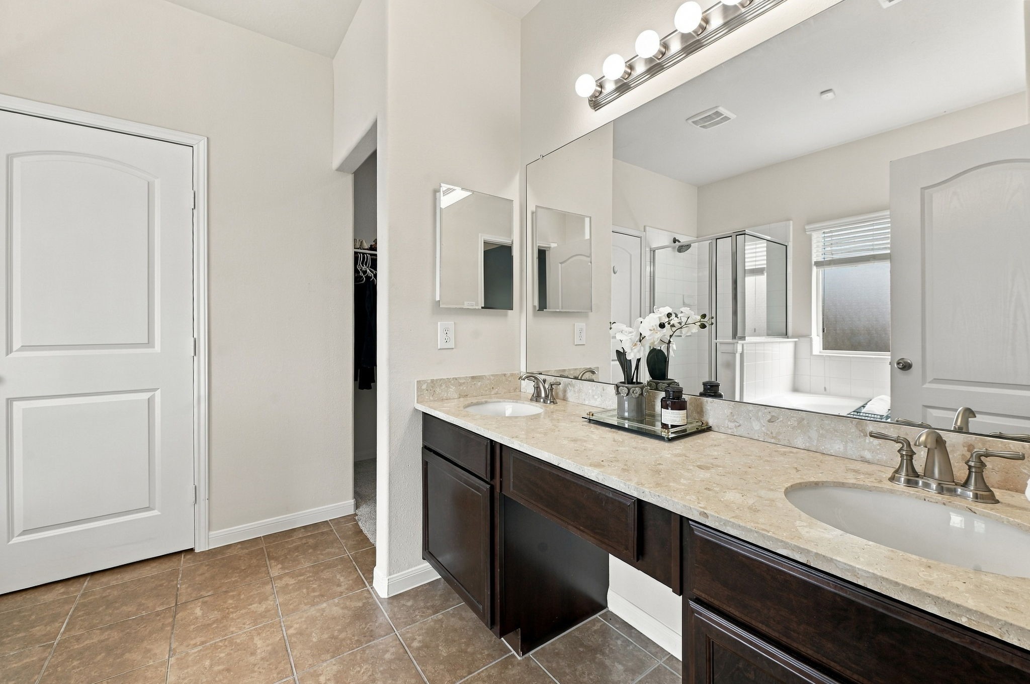 2402 Blue Reef Drive Property Photo 16