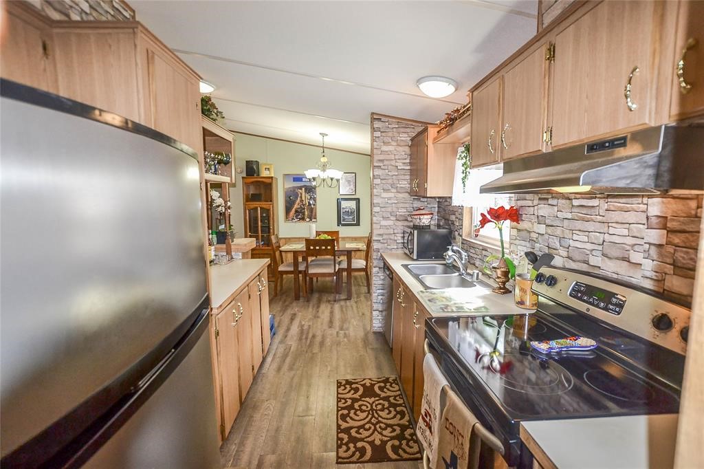 253 Windwood Drive Property Photo 4