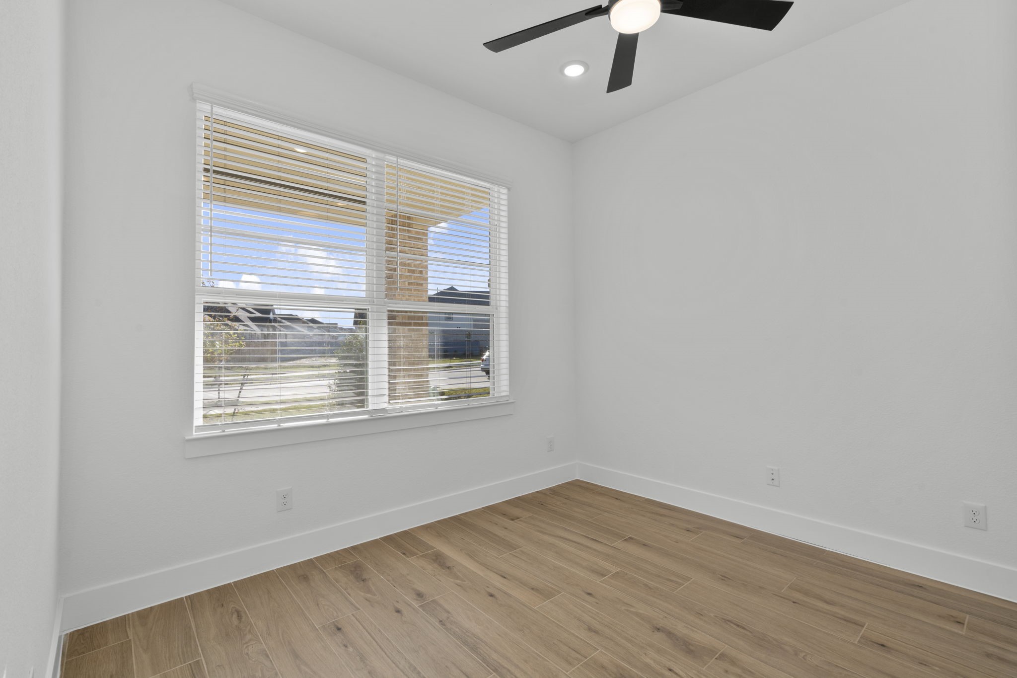 32429 Forktail Lake Drive Property Photo 2