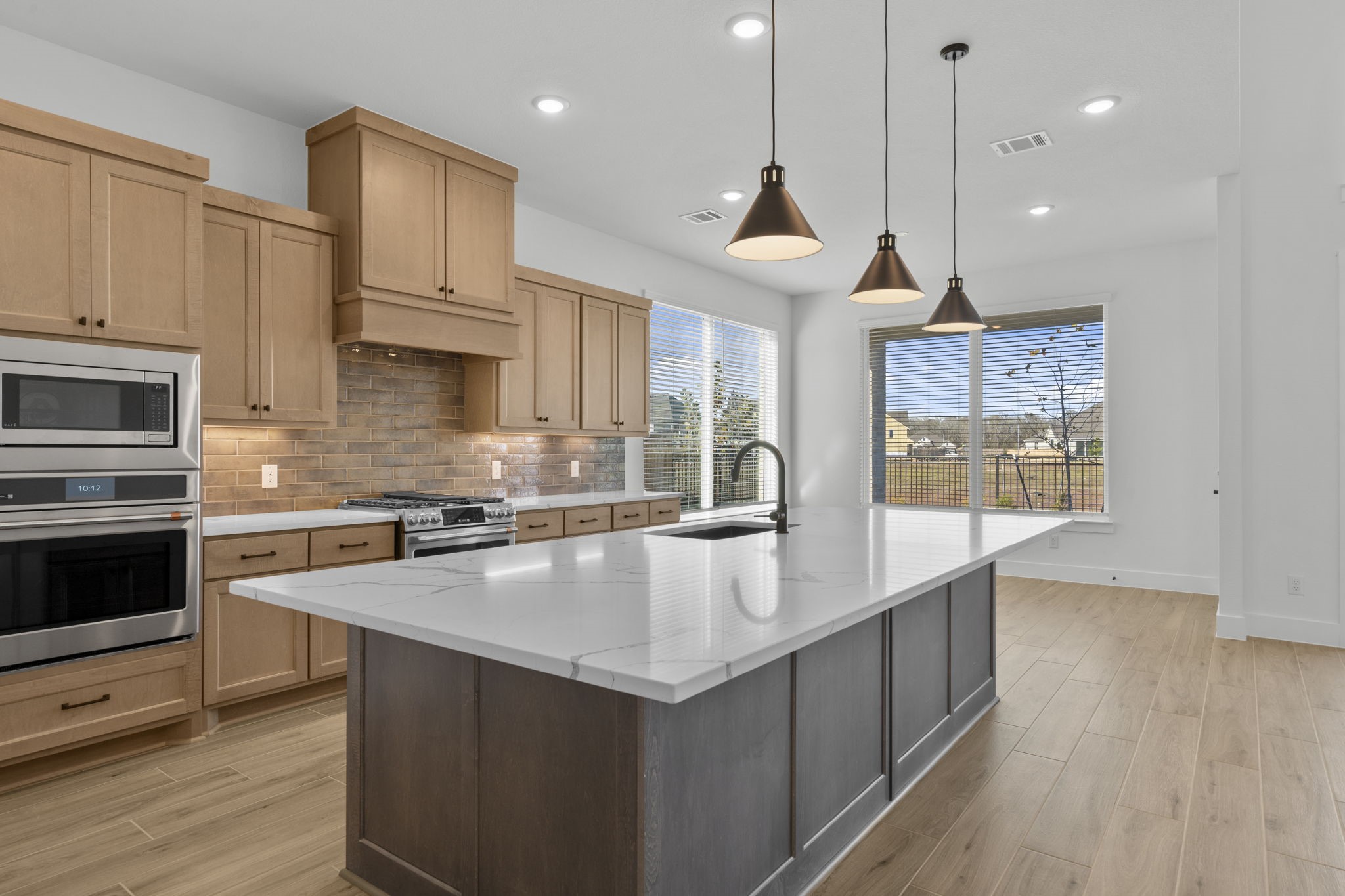 32429 Forktail Lake Drive Property Photo 10