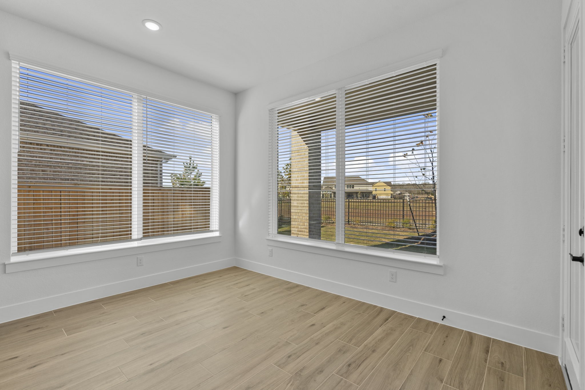 32429 Forktail Lake Drive Property Photo 13