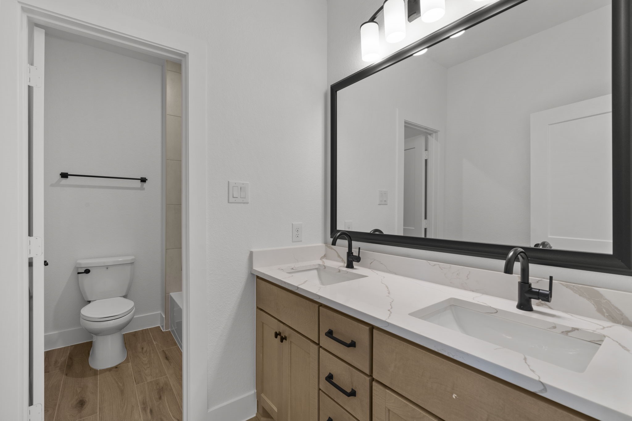 32429 Forktail Lake Drive Property Photo 25