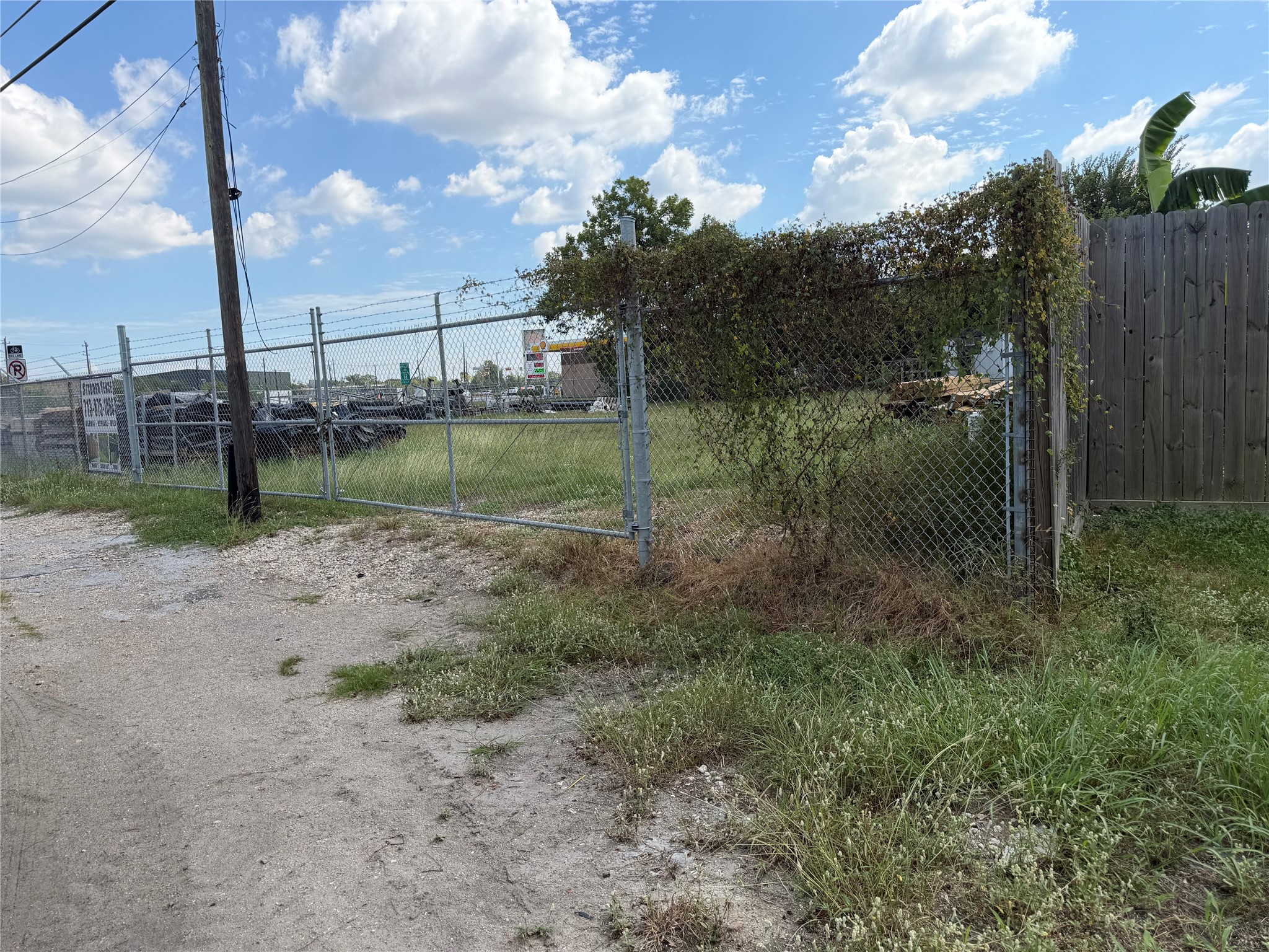 9802 Galveston Road Property Photo 4