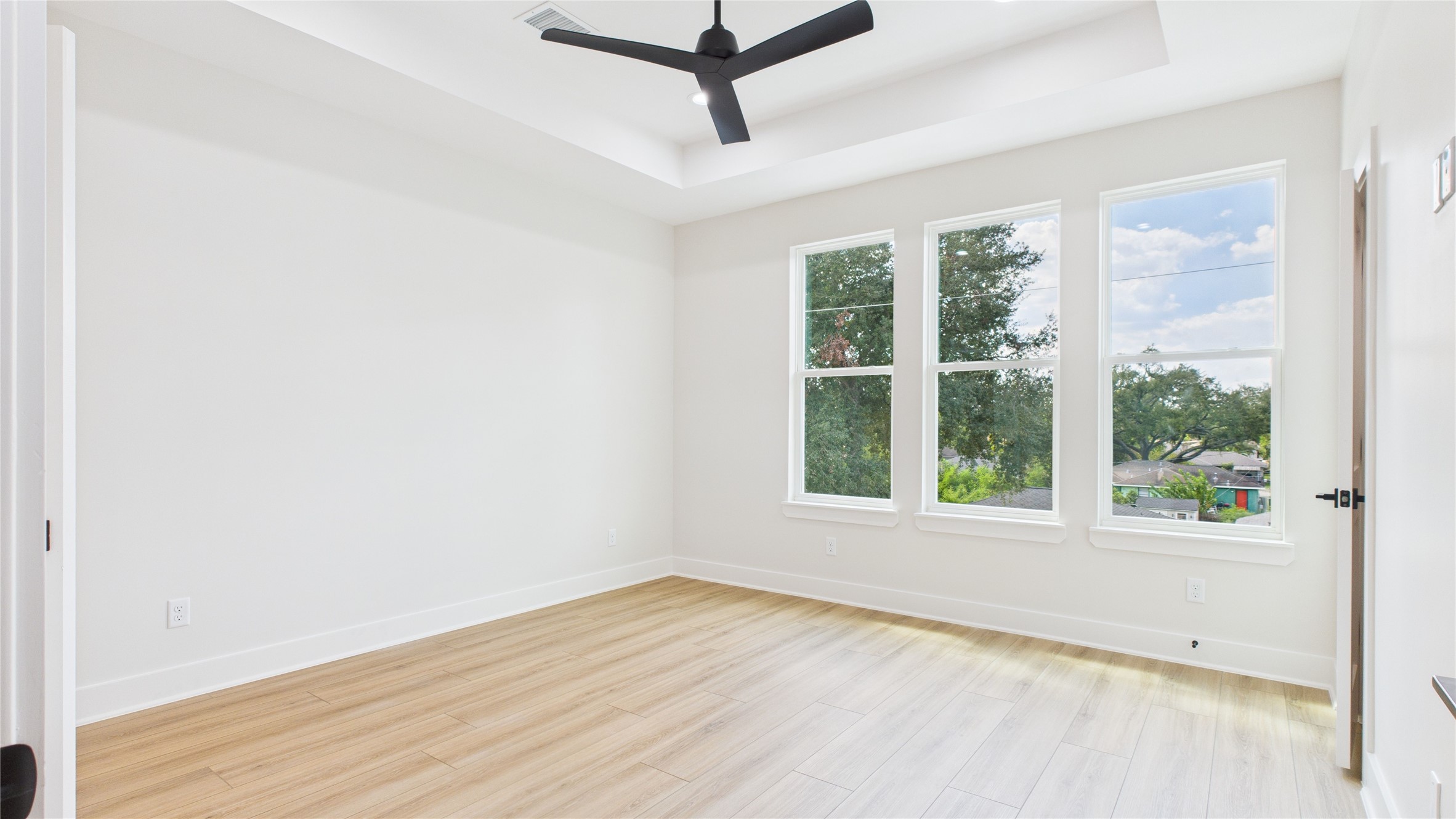 4506 Robertson Property Photo 18