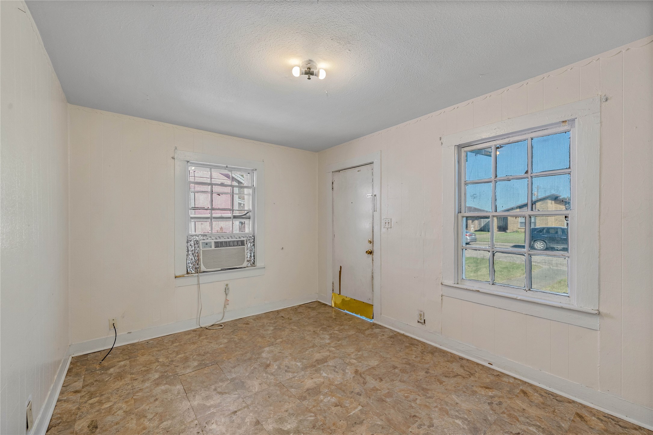 925 4th Avenue N Property Photo 6