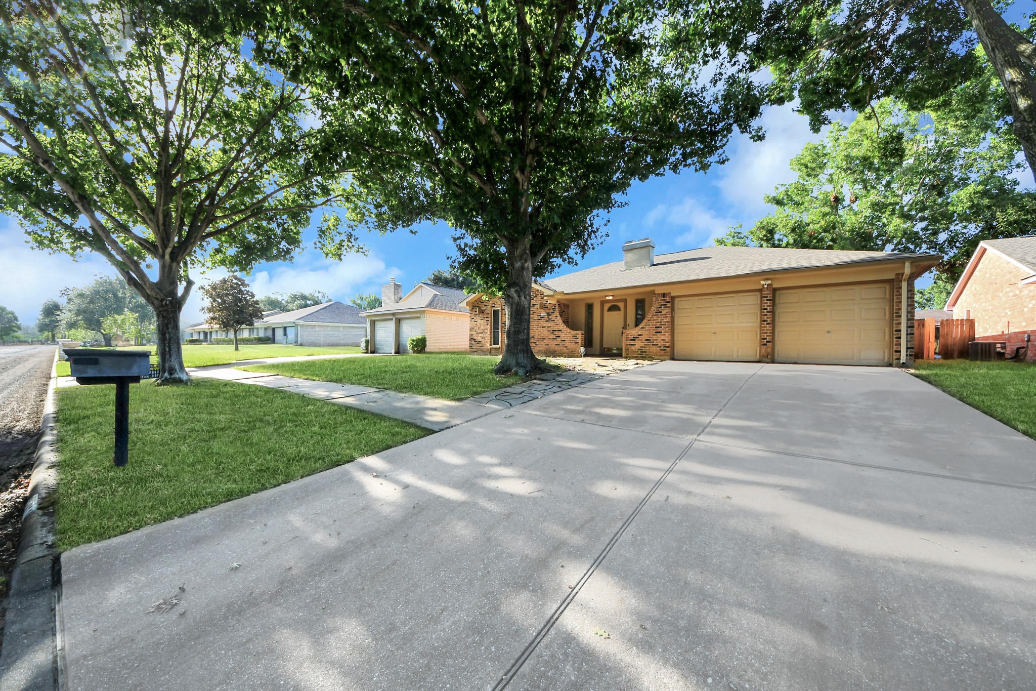 22811 Elkana Deane Lane Property Photo 3