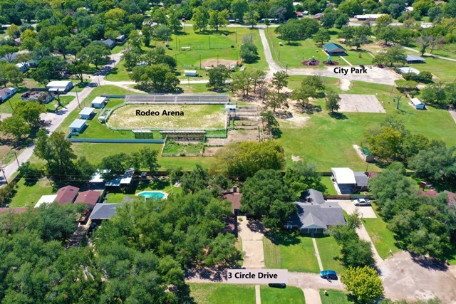 3 Circle Drive Property Photo 3