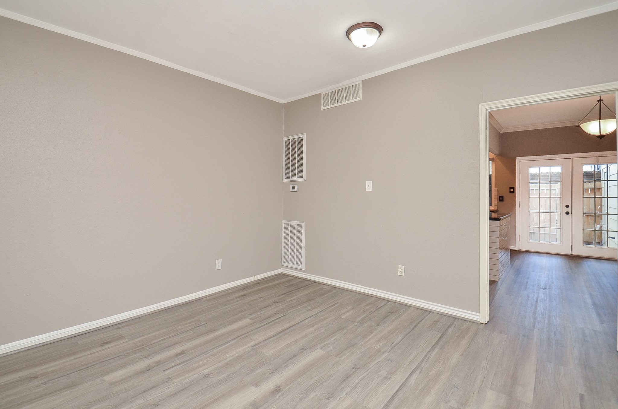850 Threadneedle Street 75 Property Photo 14