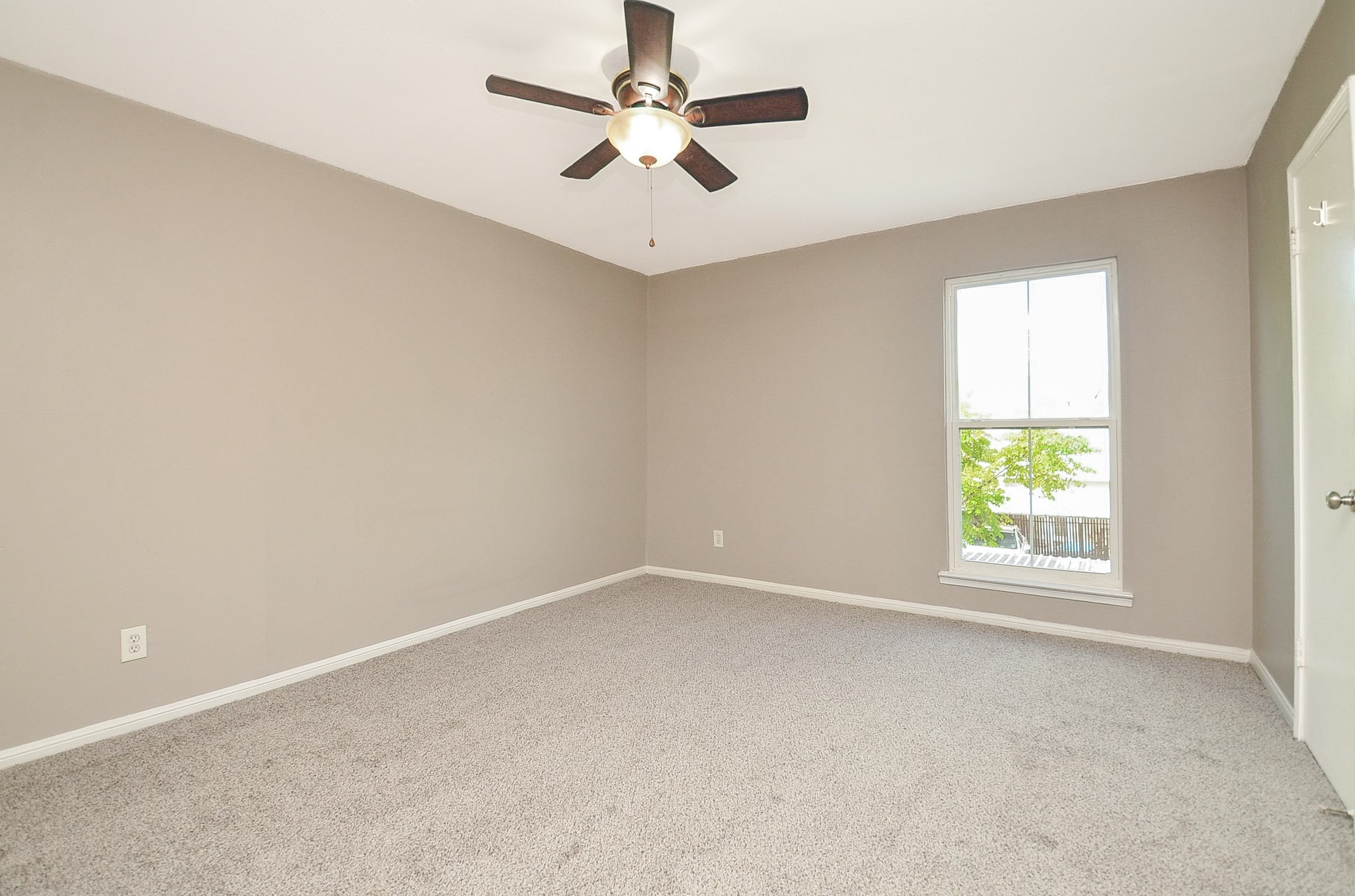 850 Threadneedle Street 75 Property Photo 16