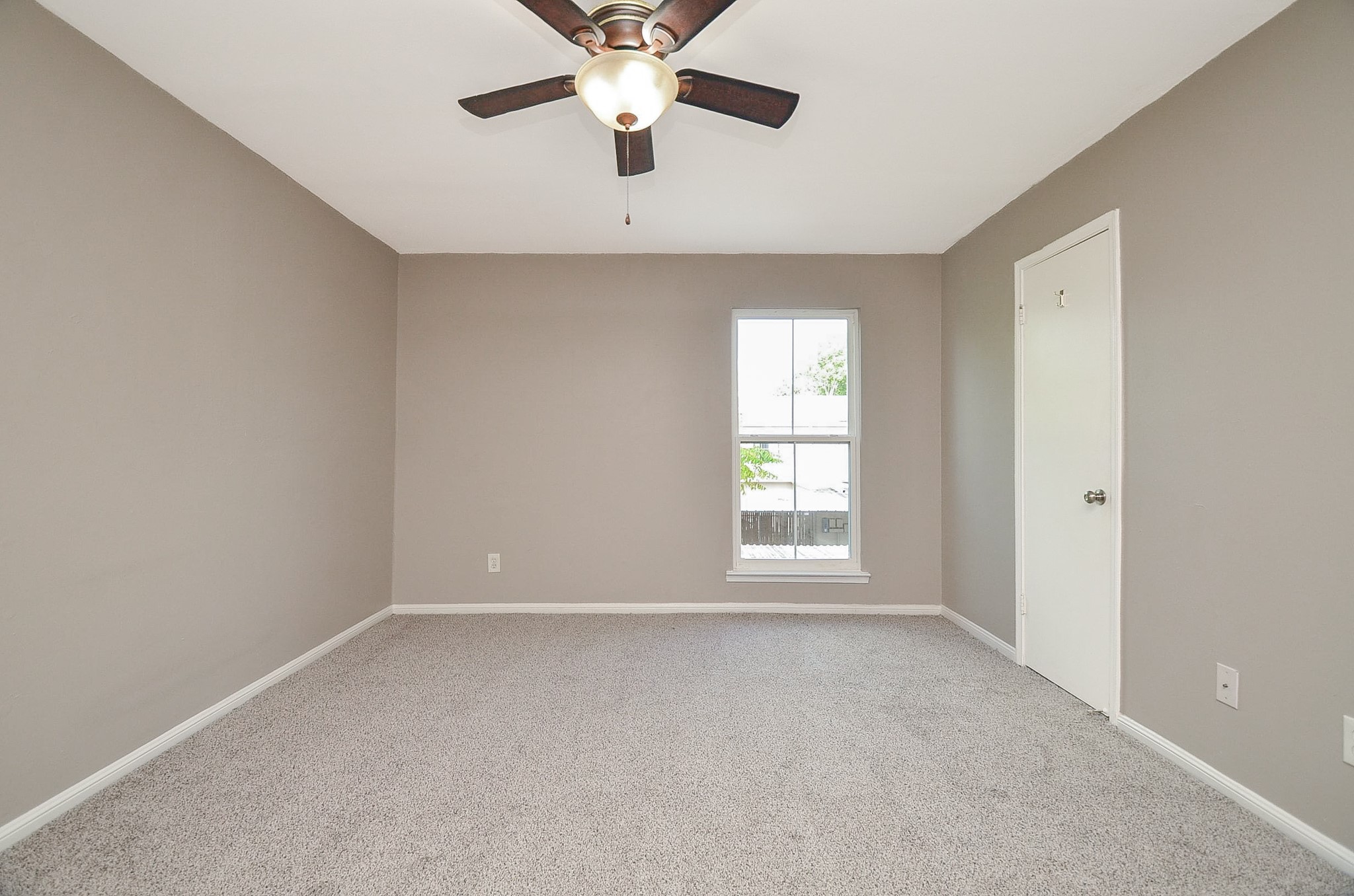 850 Threadneedle Street 75 Property Photo 17