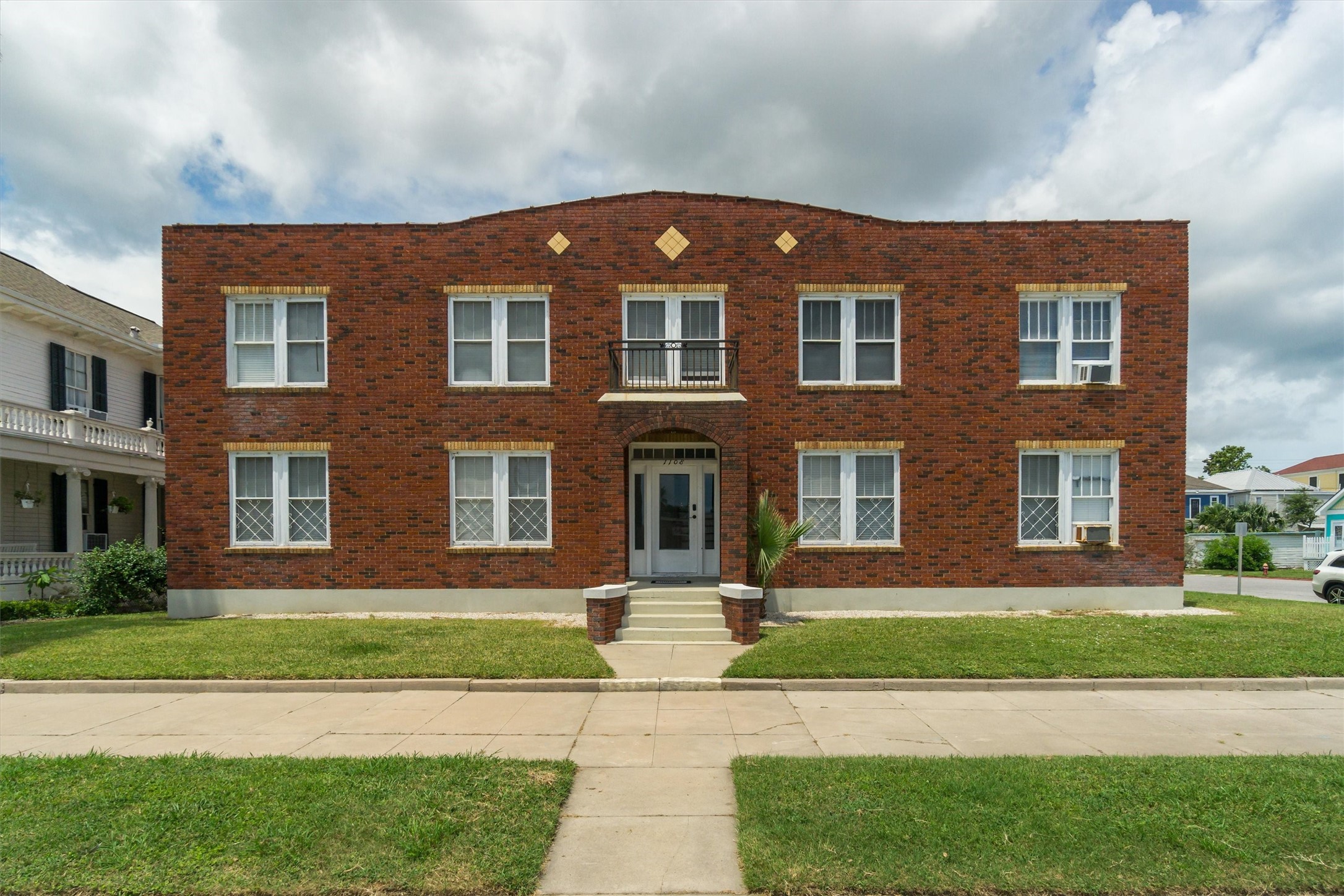 1108 Broadway Street Property Photo