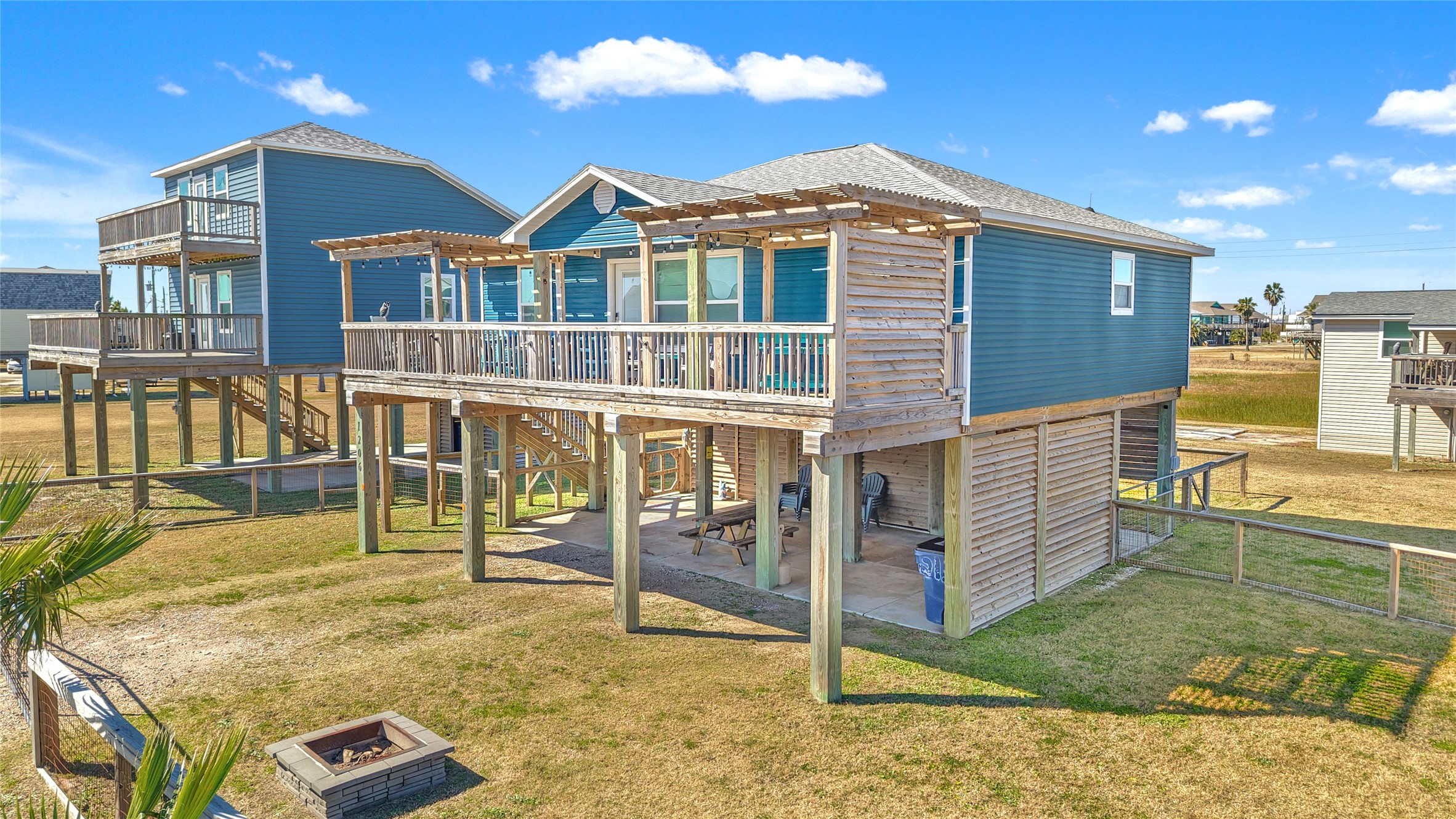 1206 Surf Drive Property Photo 1