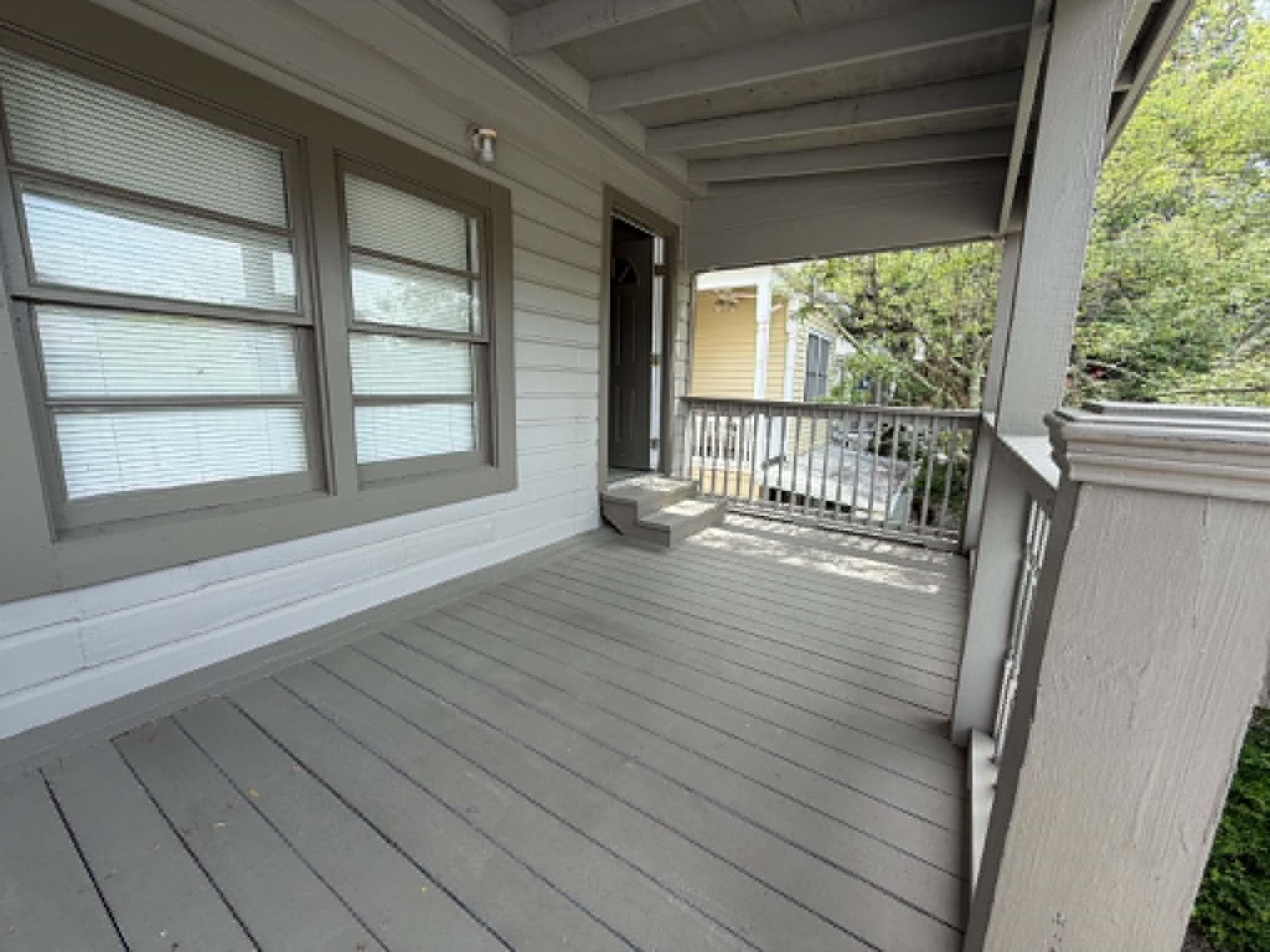 1709 Avenue L Up Property Photo 2