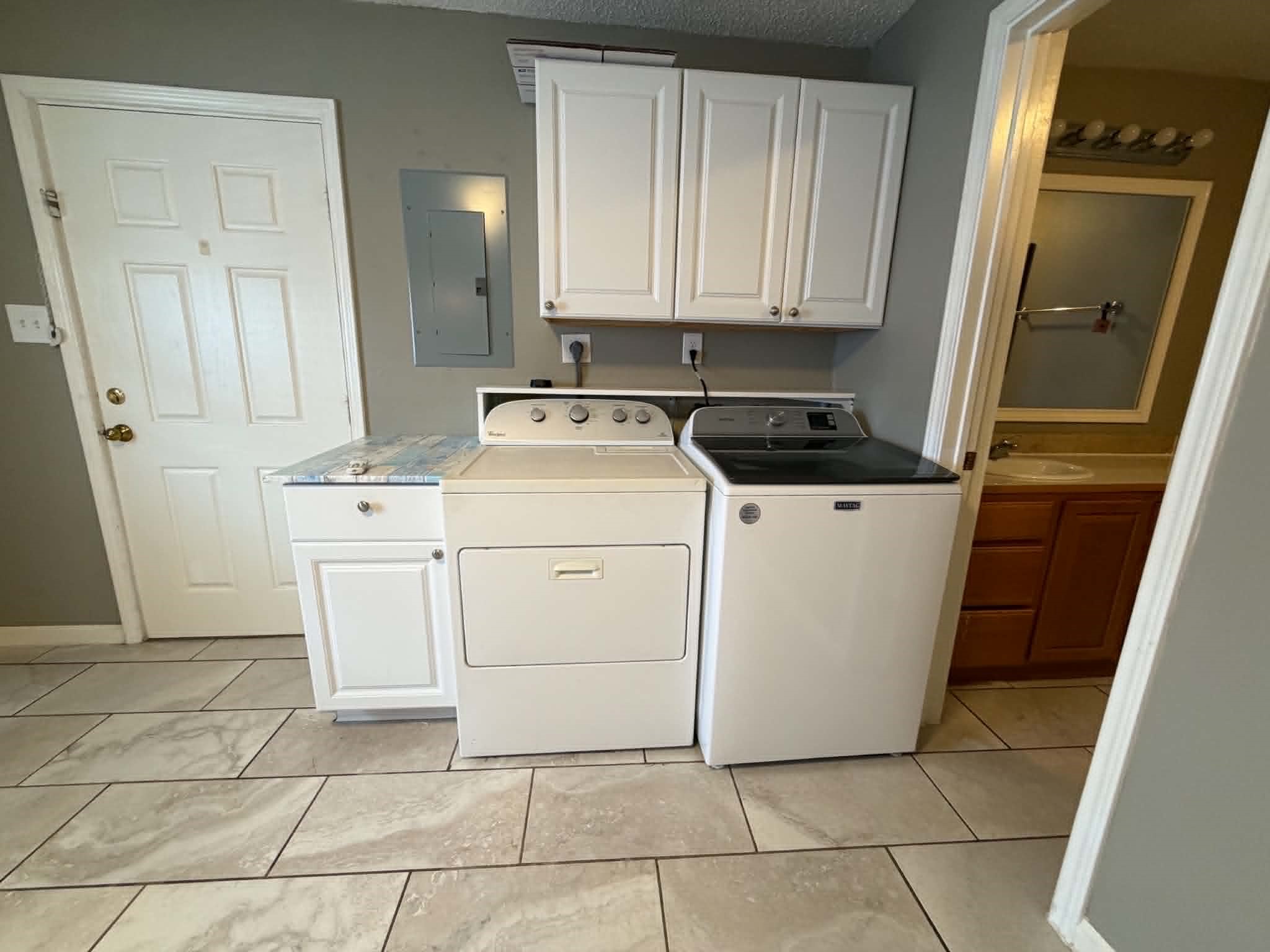 1709 Avenue L Up Property Photo 11