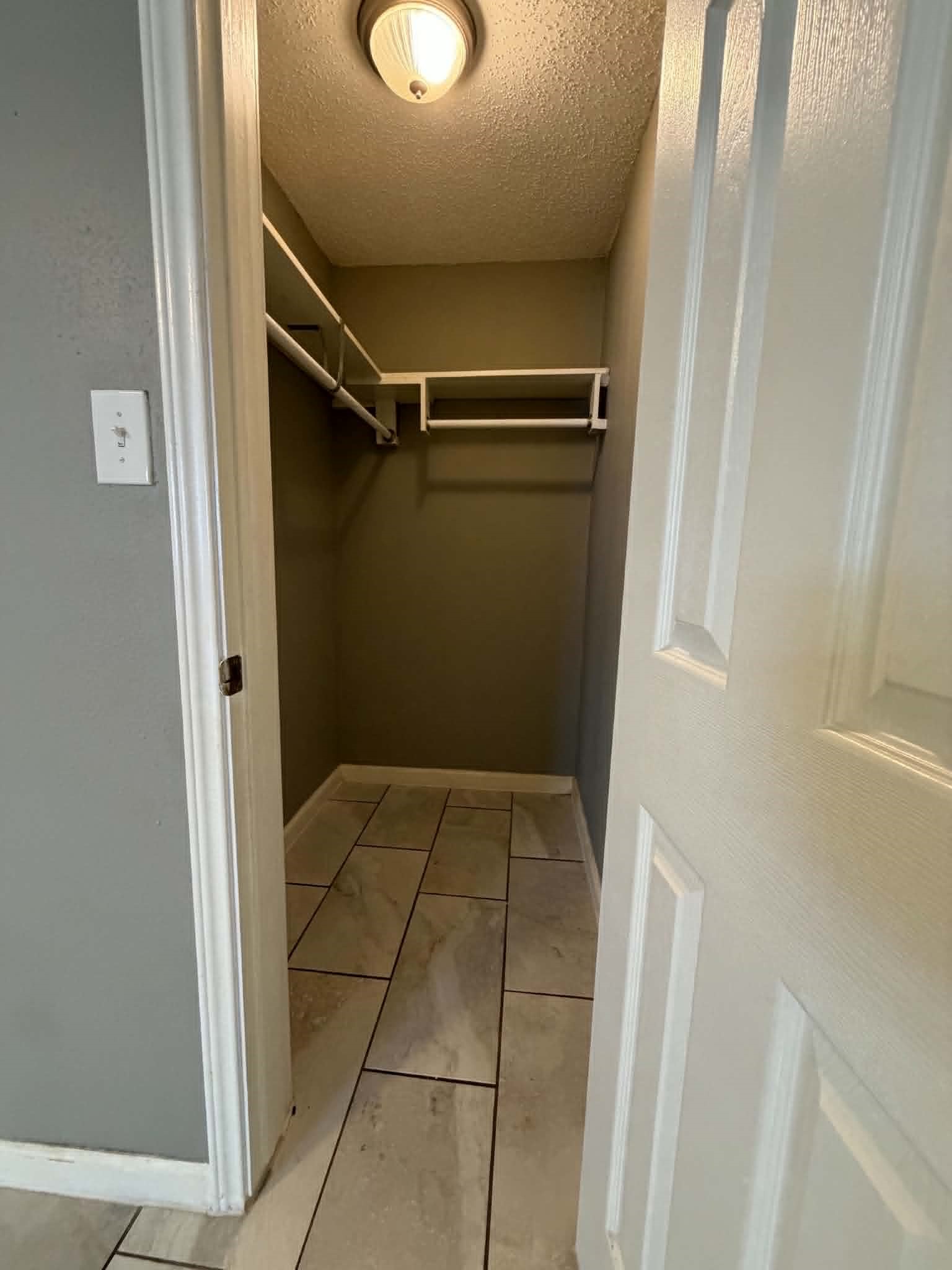 1709 Avenue L Up Property Photo 12