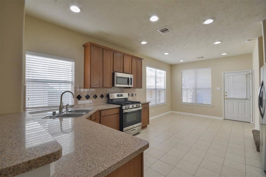 17210 Mitchell Pass Lane Property Photo 6