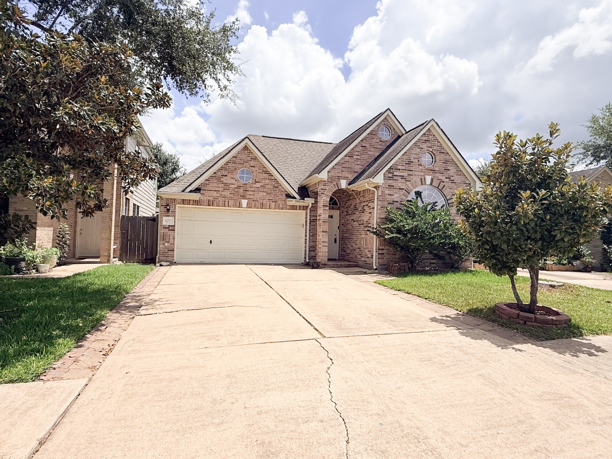 8027 Daylilly Creek Drive Property Photo 1