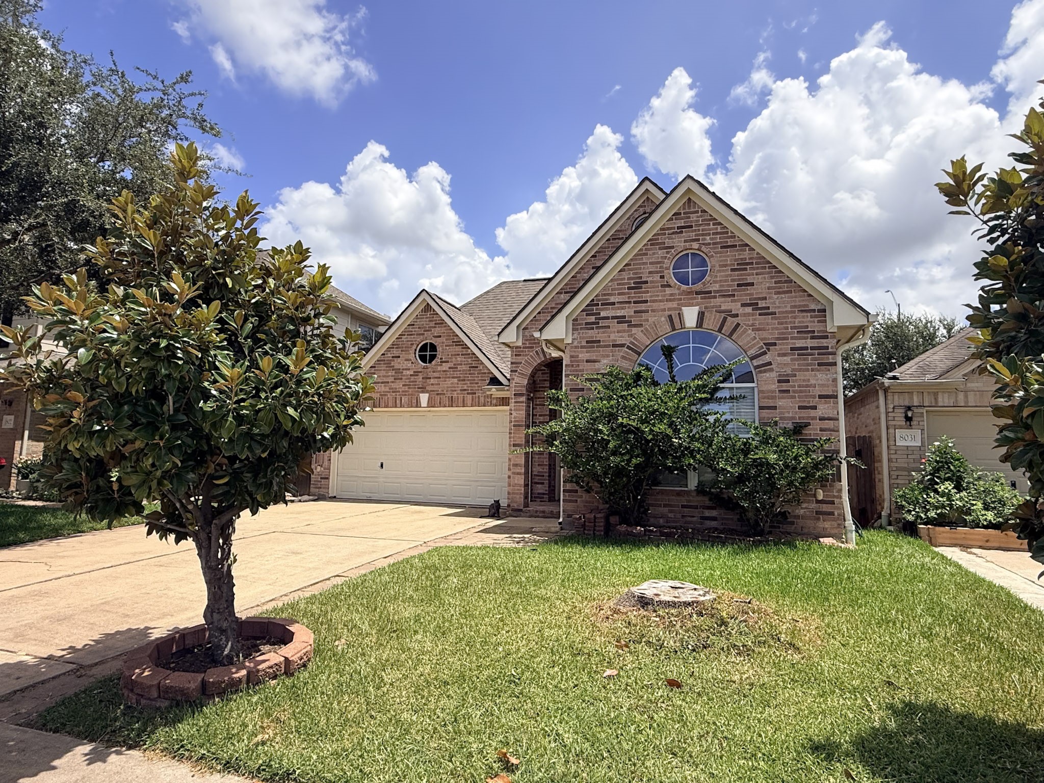 8027 Daylilly Creek Drive Property Photo 2