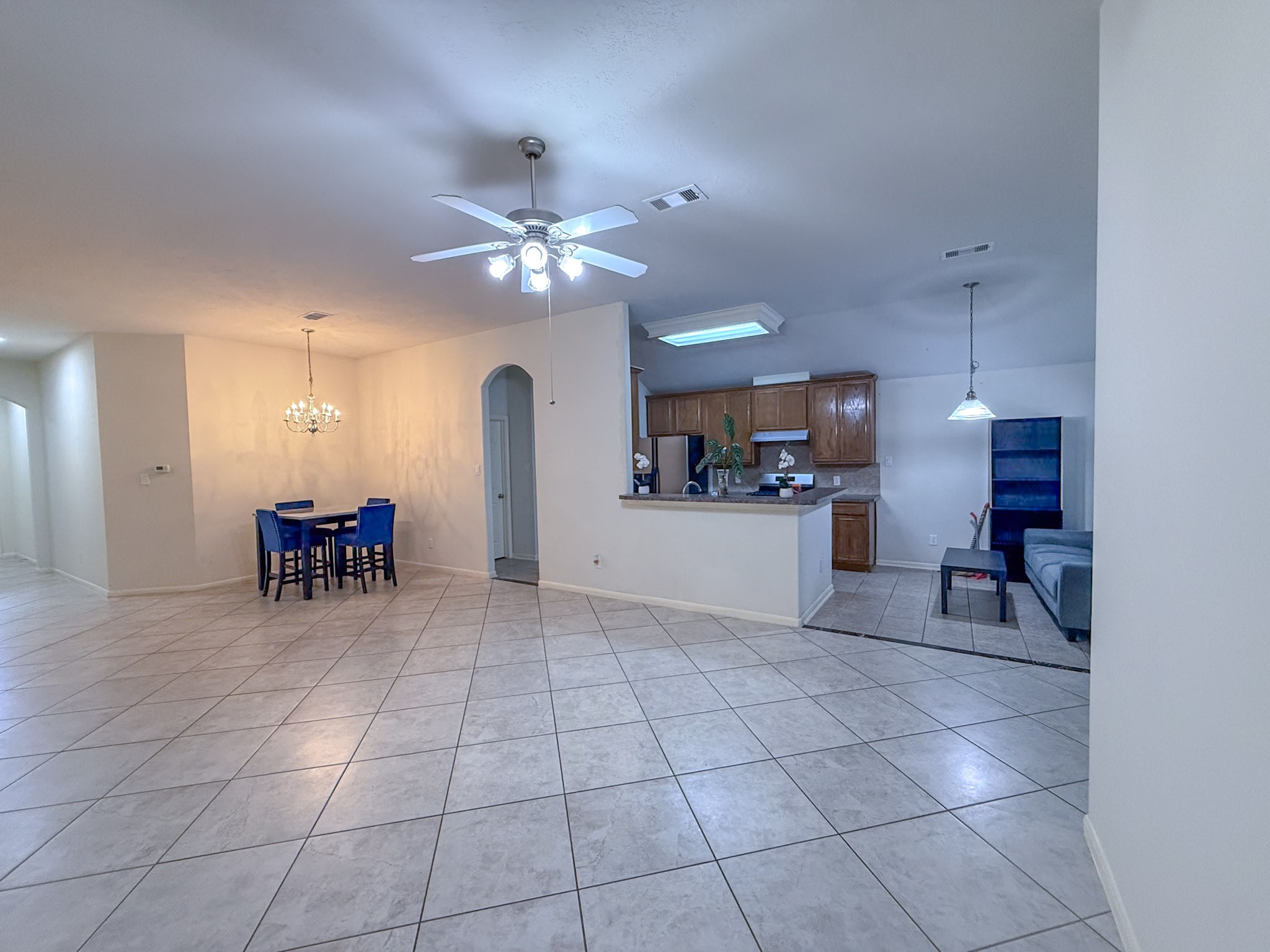 8027 Daylilly Creek Drive Property Photo 3