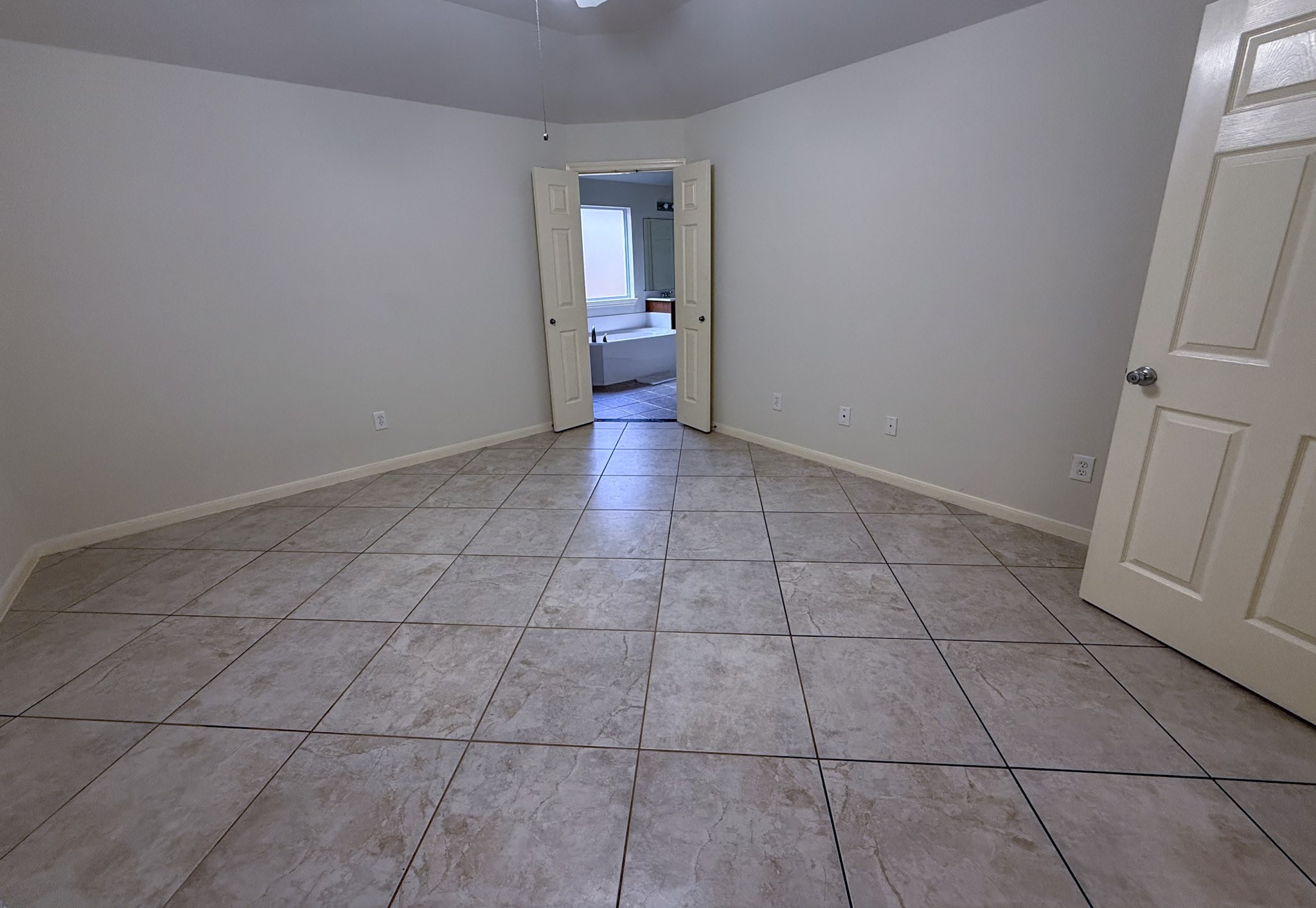 8027 Daylilly Creek Drive Property Photo 5
