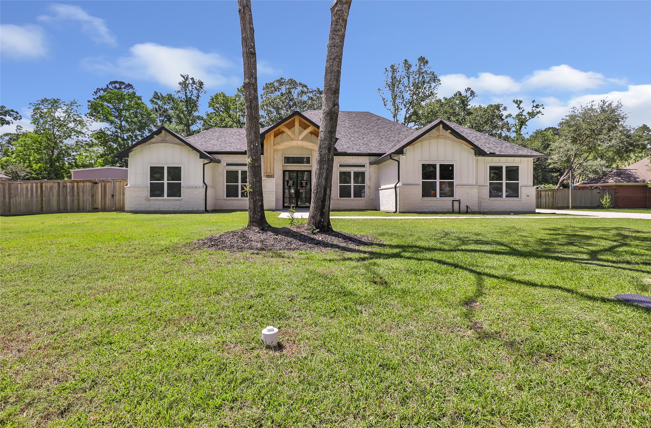 2423 Roman Forest Boulevard Property Photo 2