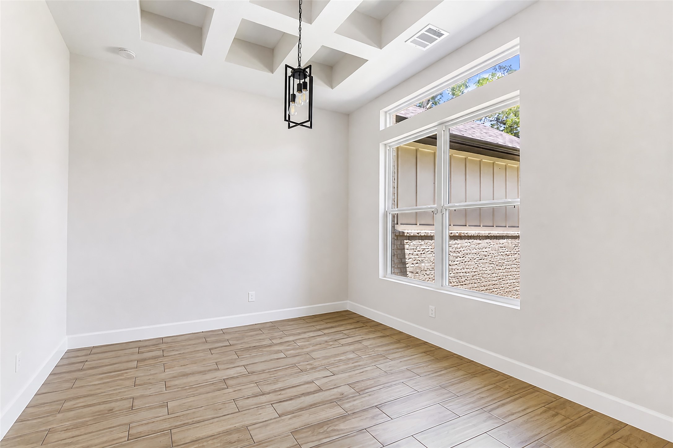 2423 Roman Forest Boulevard Property Photo 8