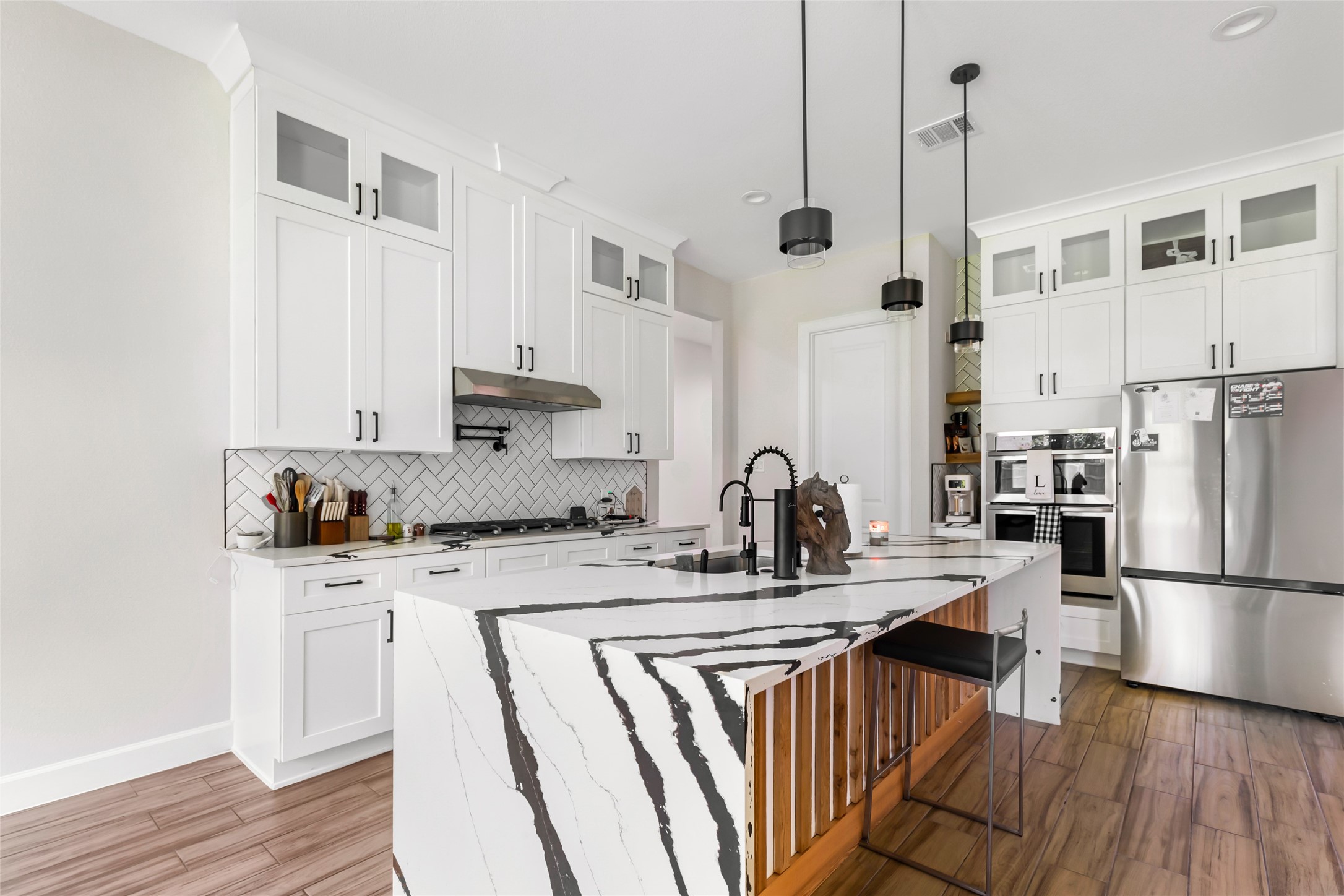 2423 Roman Forest Boulevard Property Photo 12