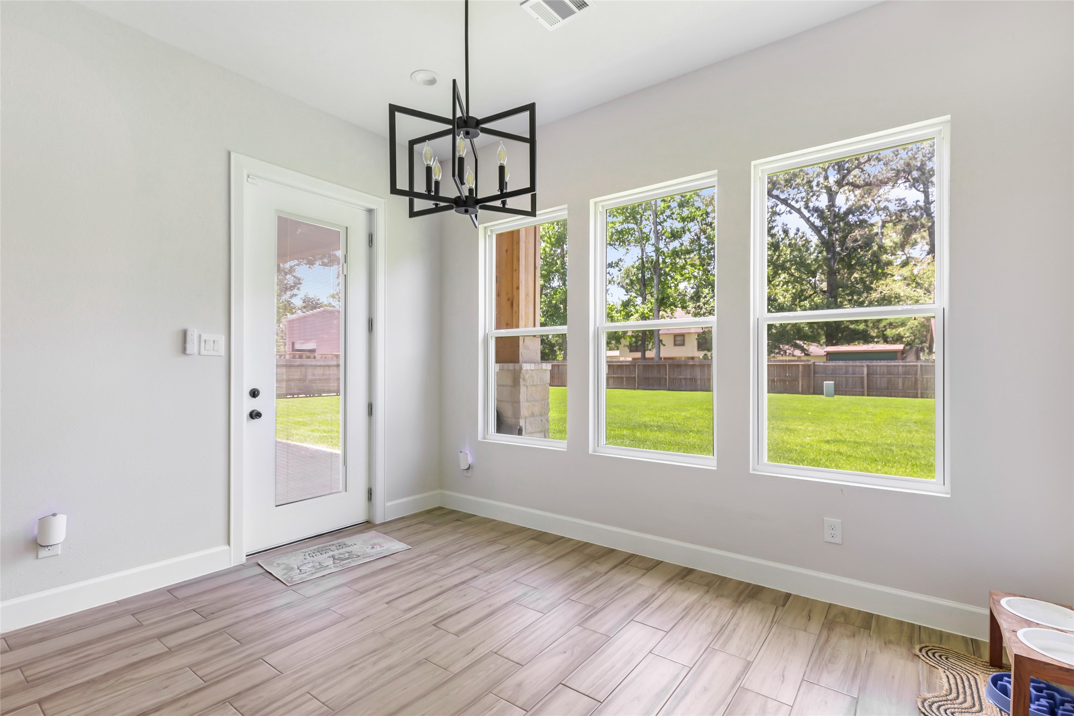 2423 Roman Forest Boulevard Property Photo 15