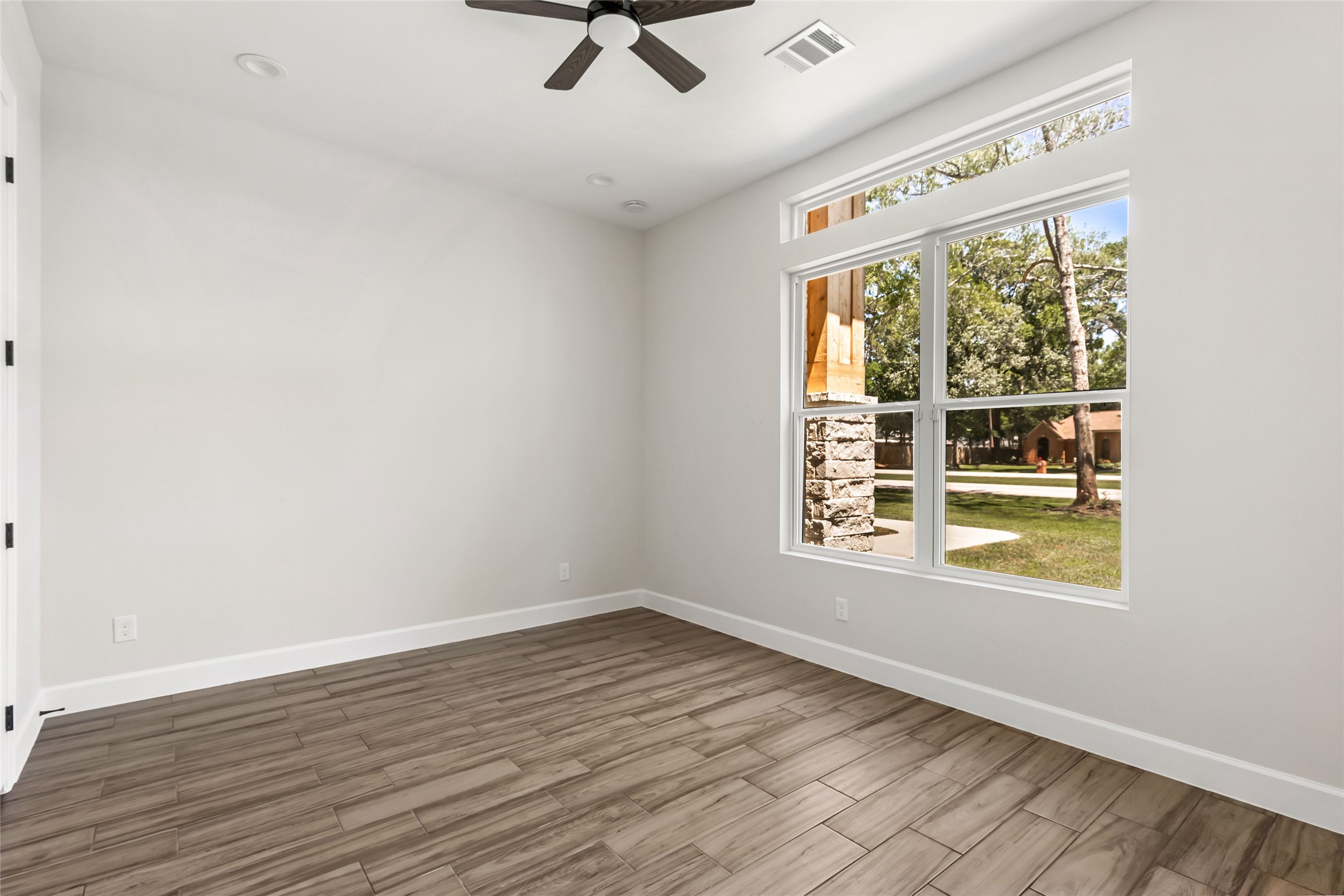 2423 Roman Forest Boulevard Property Photo 26