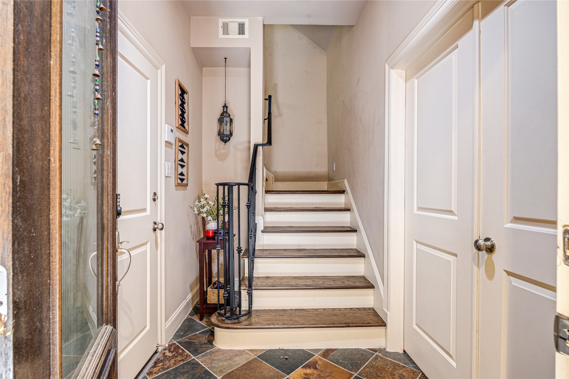 1909 Summer Street Property Photo 4