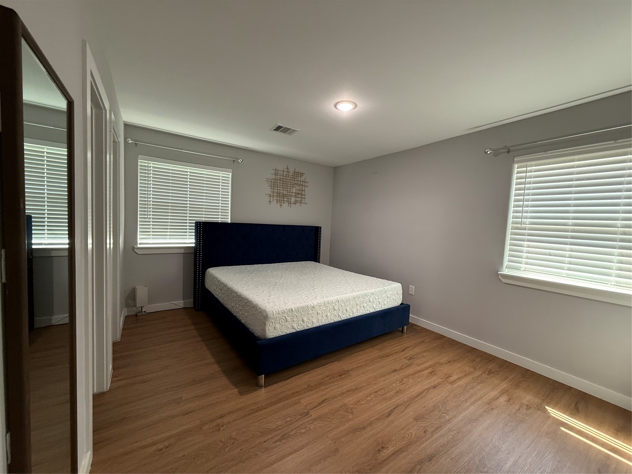 6610 Haight Street B Property Photo 8