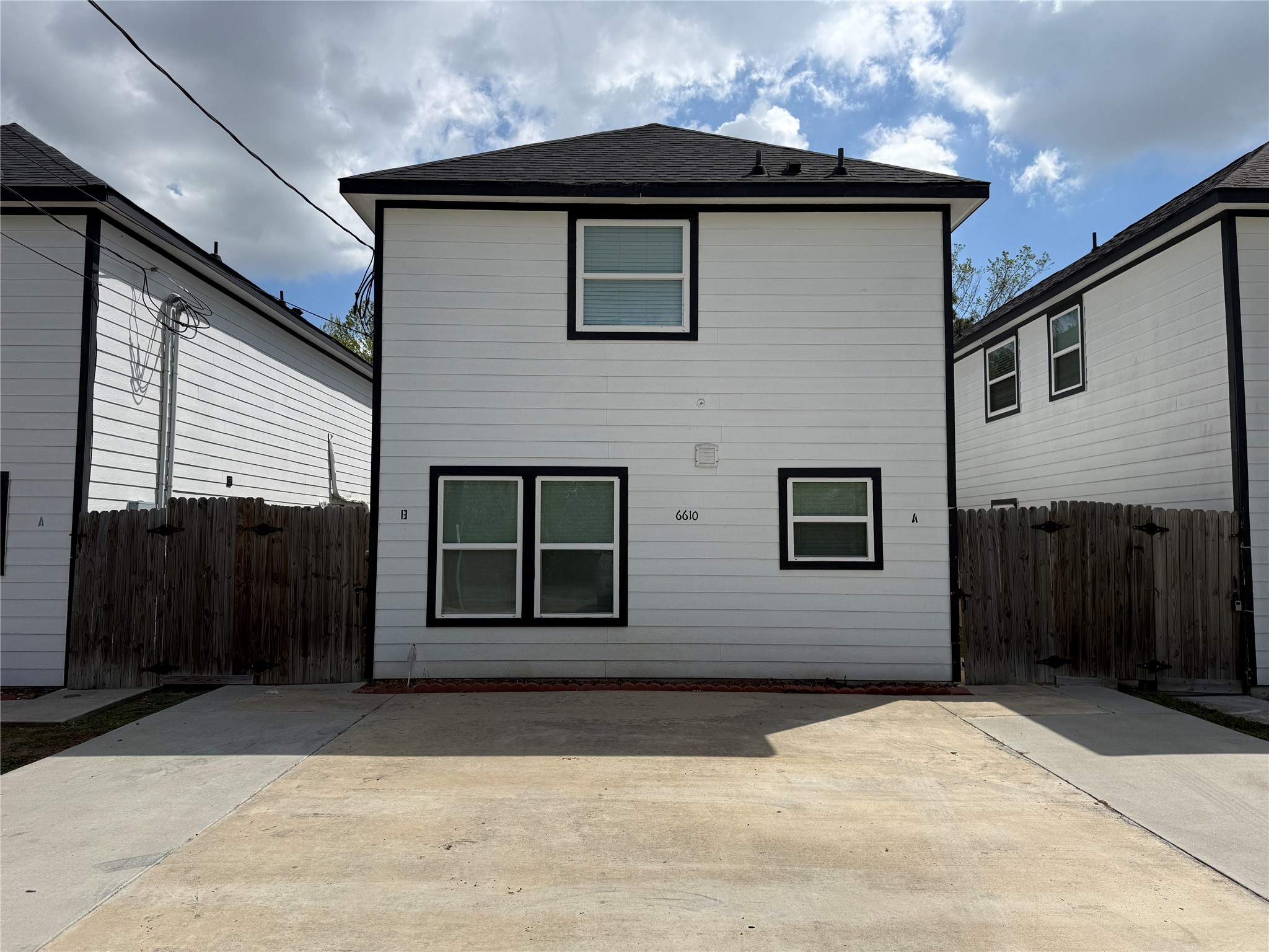 6610 Haight Street B Property Photo 11