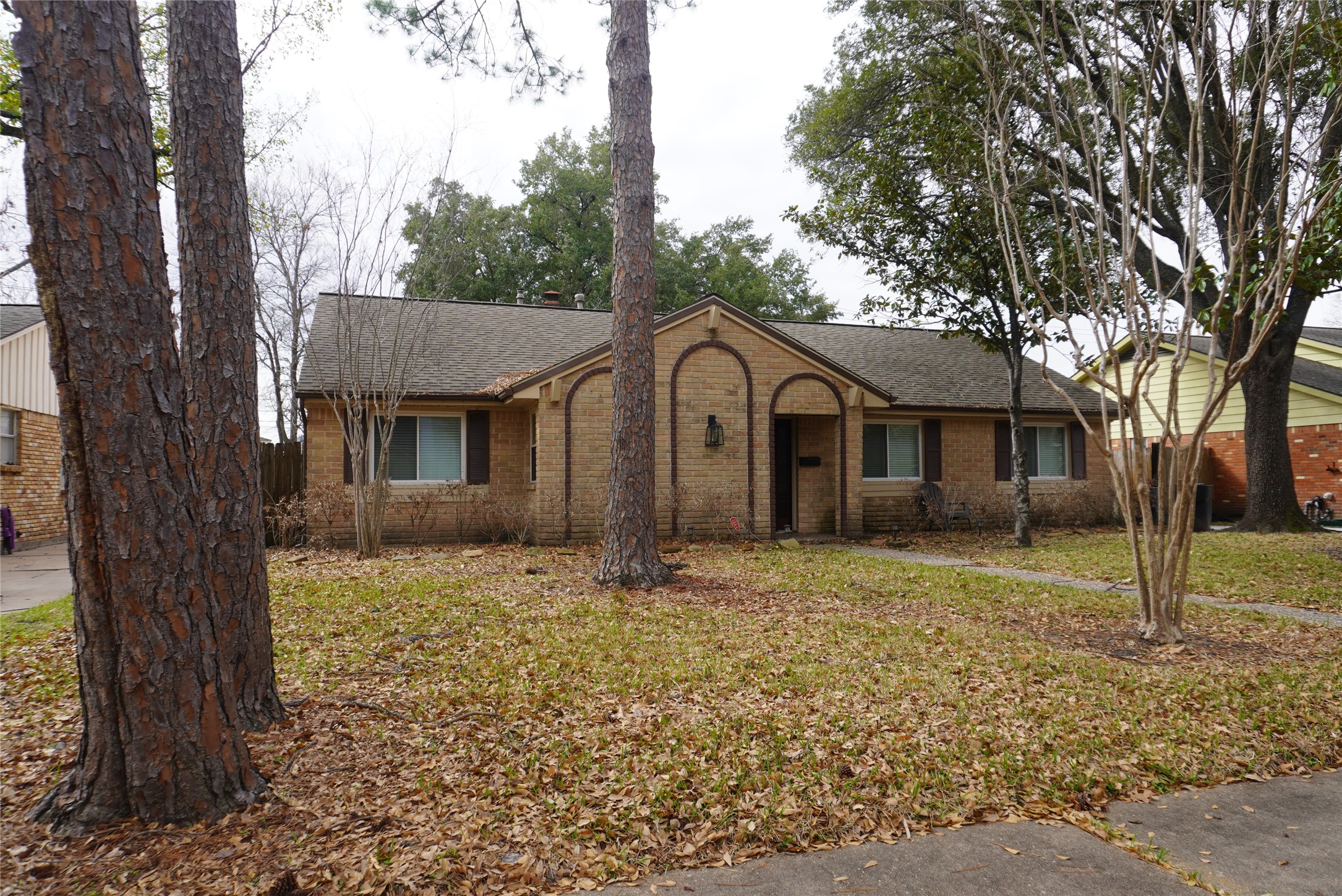 10703 Wickersham Lane Property Photo 1
