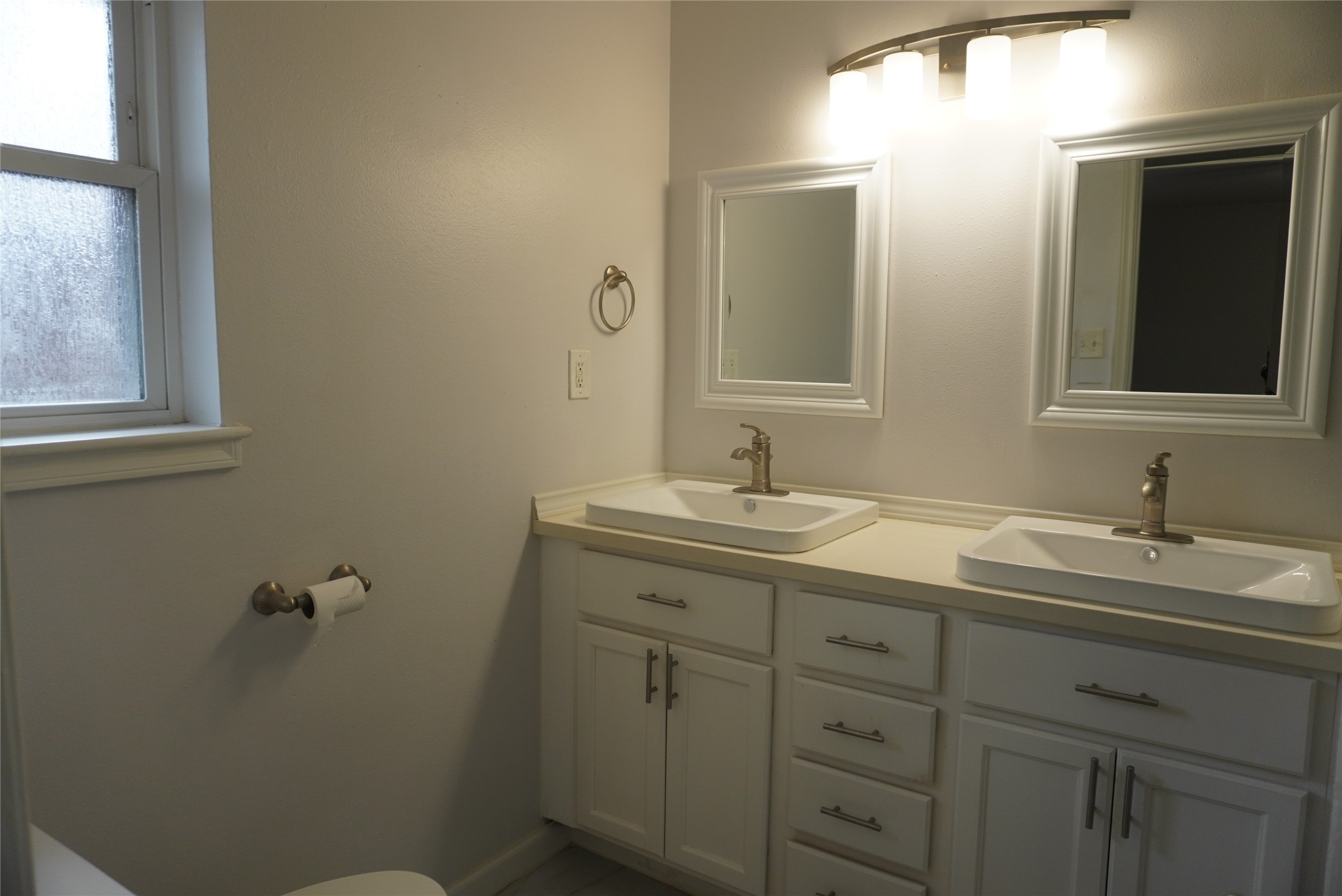 10703 Wickersham Lane Property Photo 29