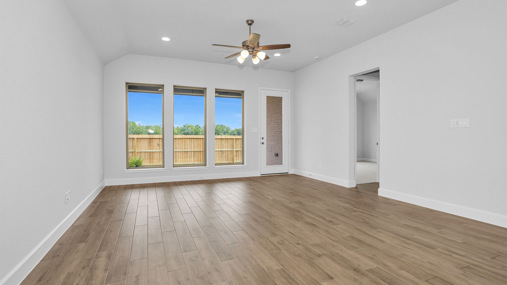 19223 Satsuma Ridge Drive Property Photo 5