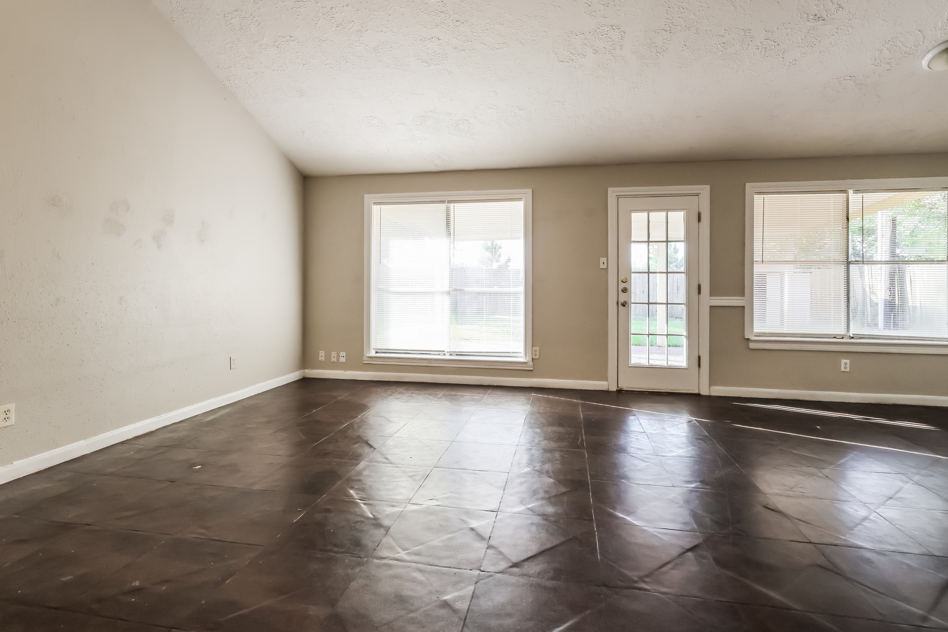 21126 N Tangle Creek Lane Property Photo 3