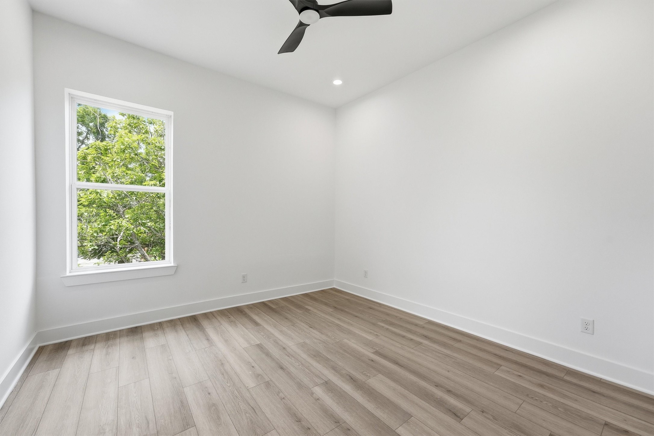 944 Homer Street Property Photo 19