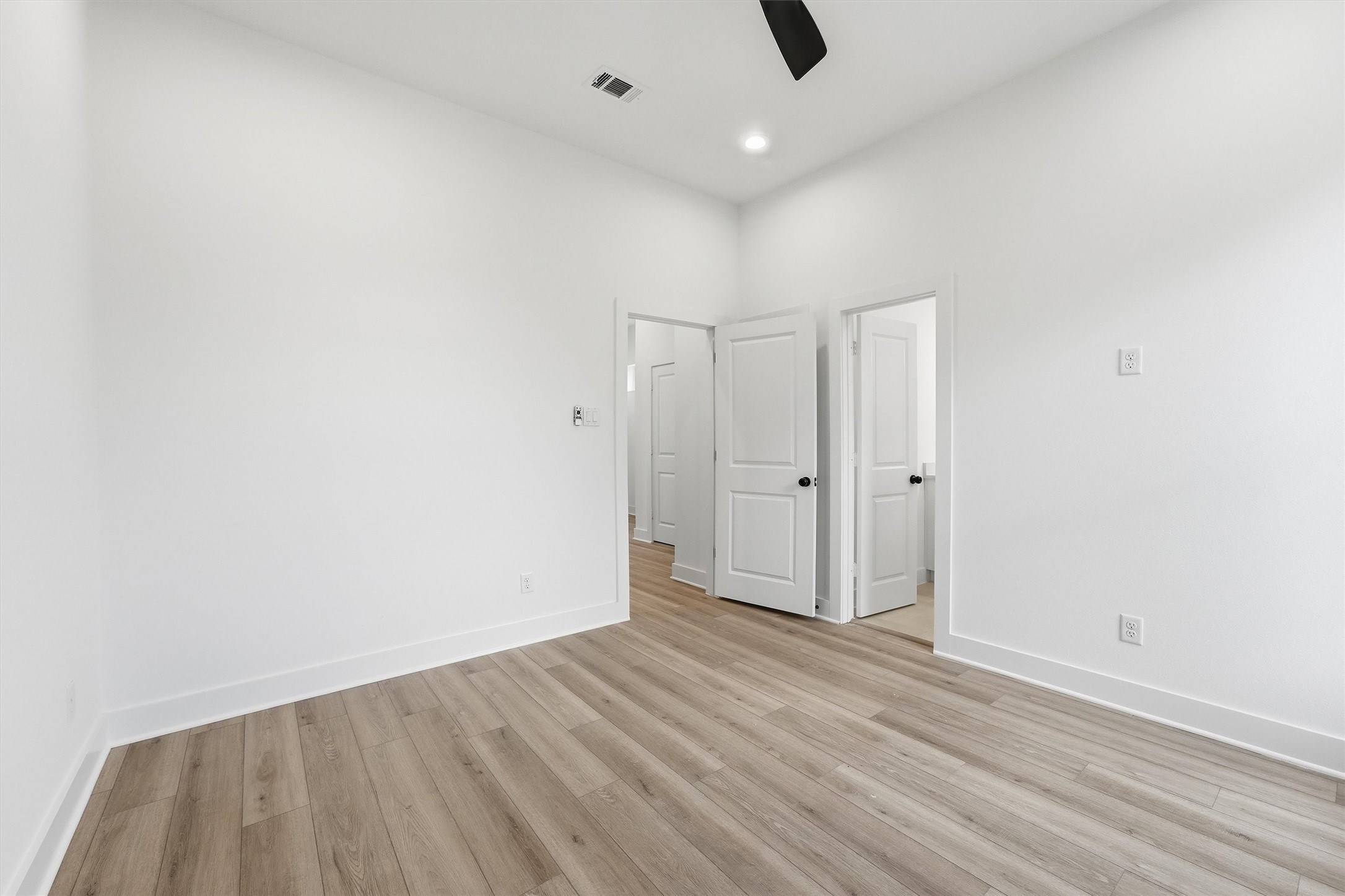 944 Homer Street Property Photo 21