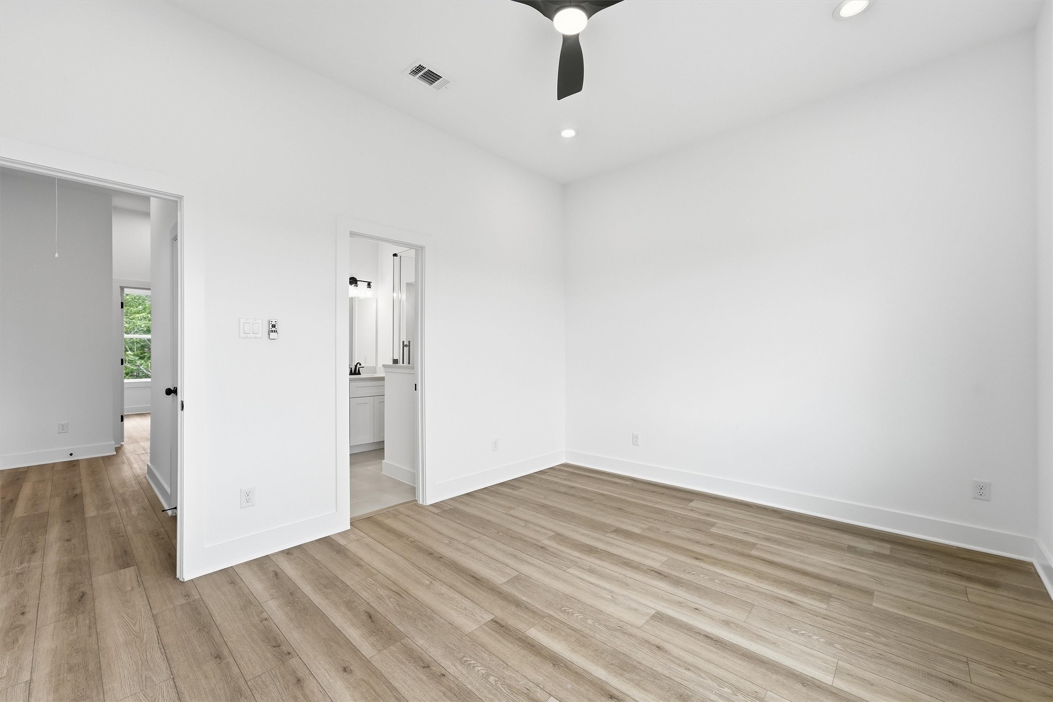 944 Homer Street Property Photo 27