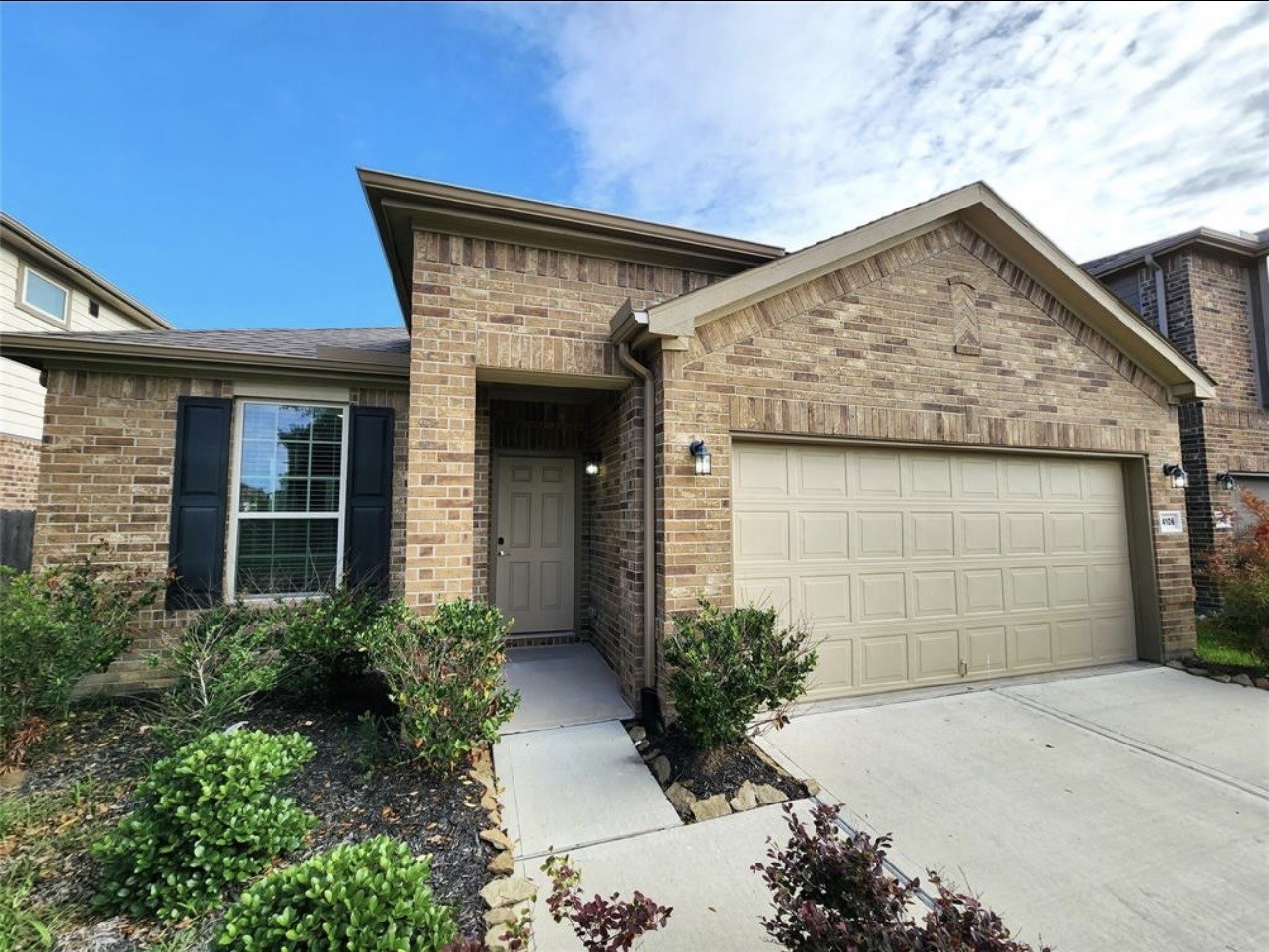 24106 Silver Sunset Lane Property Photo 1