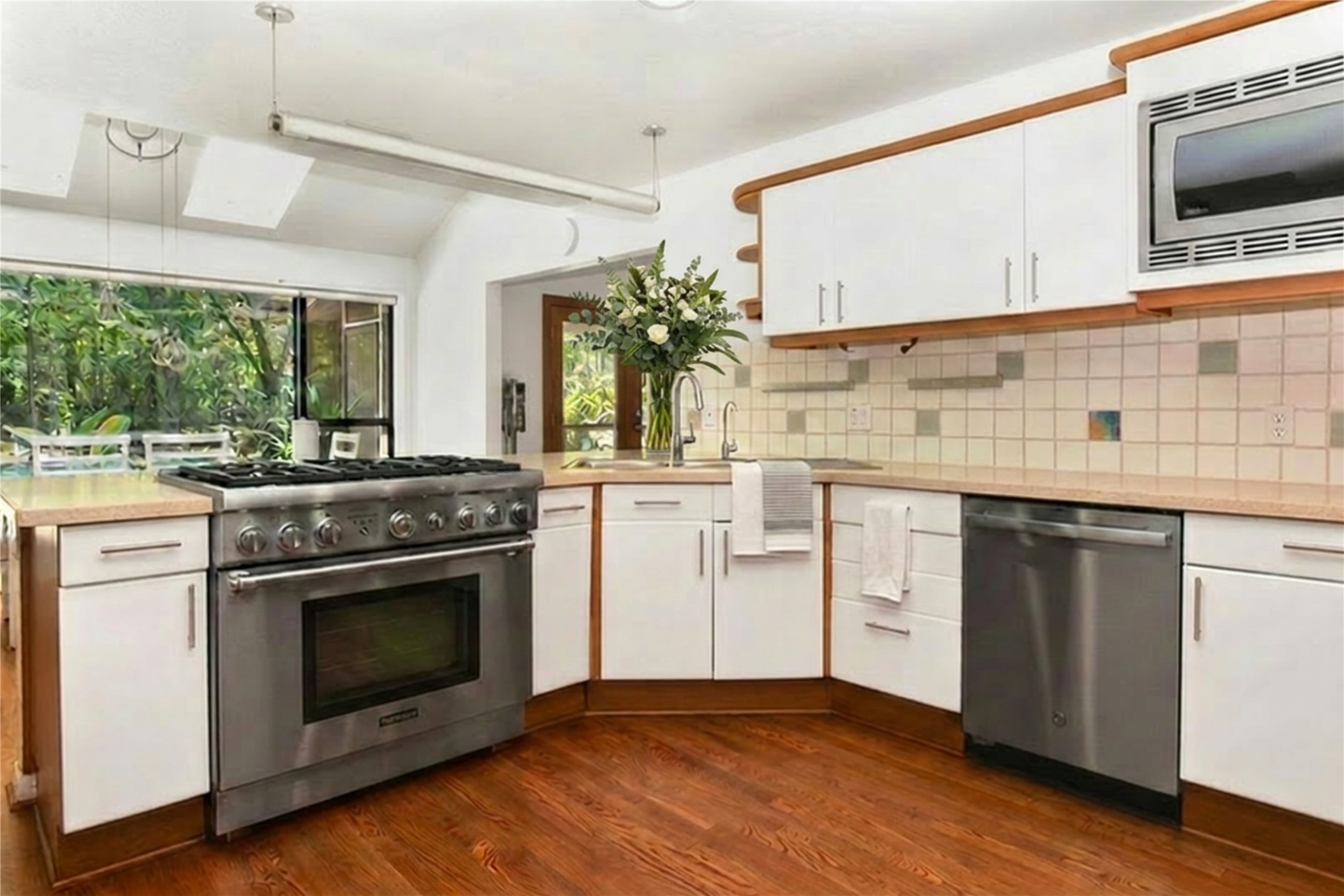 42 Skyflower Drive Property Photo 10