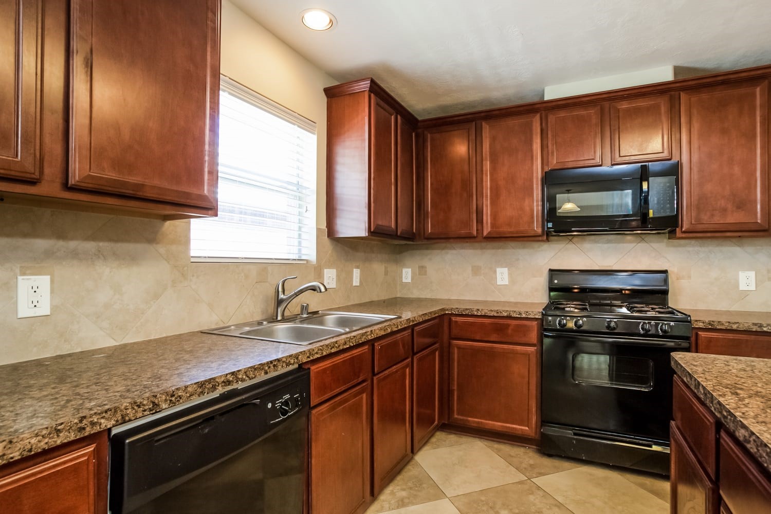 30723 Ginger Trace Drive Property Photo 8