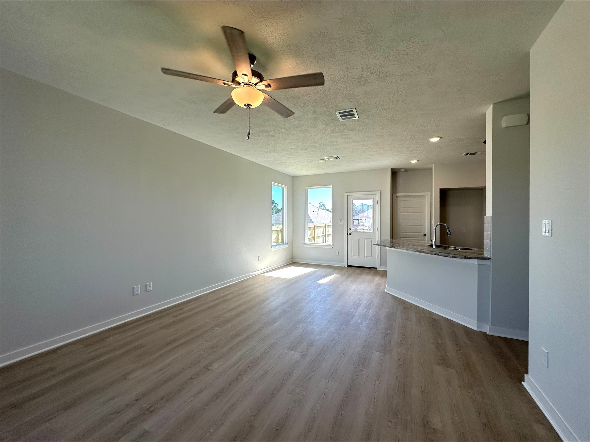 134 Lacebark Loop Property Photo 3